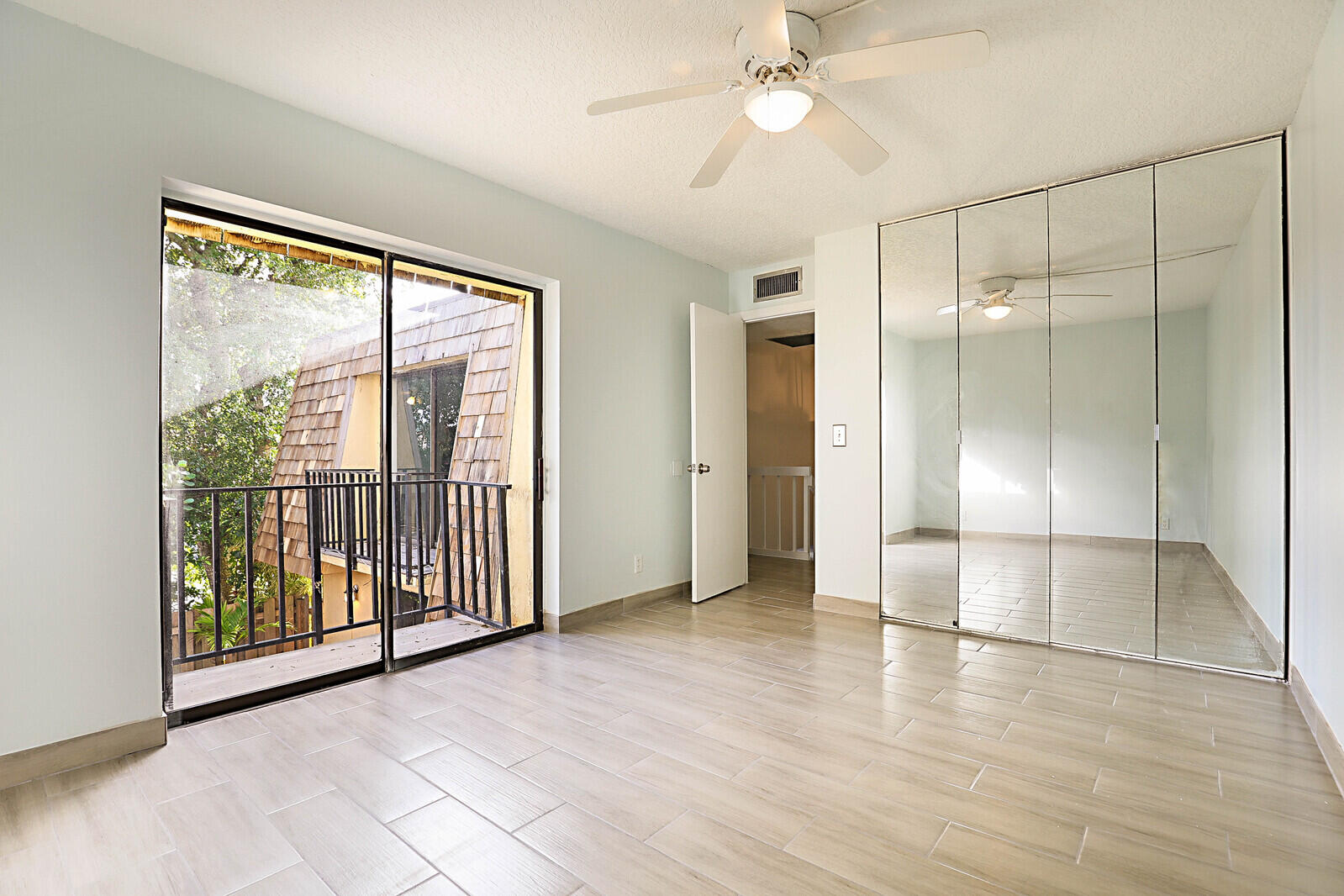 253 Woodland Road Palm Springs, FL 33461 - Photo 23 of 27 24_253_Woodland_Road24_mls