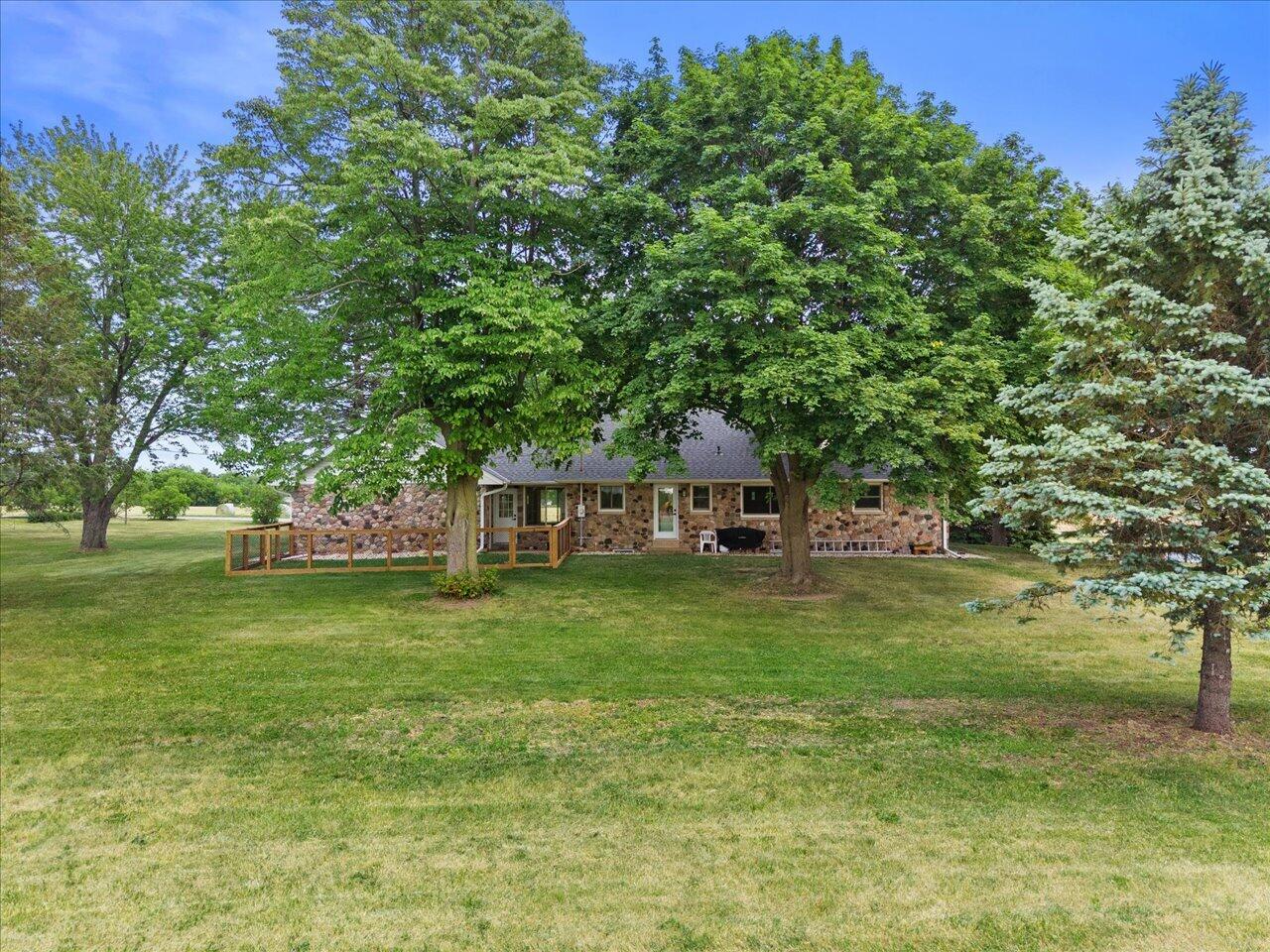 W334-s7837 County Road East Mukwonago, WI 53149 - Photo 30 of 49 29.5