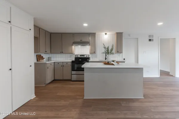 $269,900 | 109 Sunrise Drive, Clinton, MS 39056