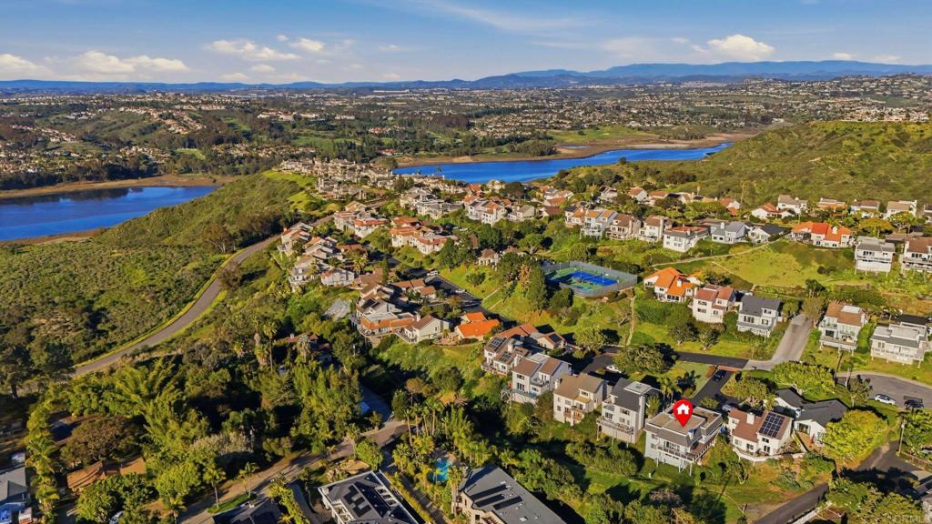 1712 Burgundy Road Encinitas, CA 92024 - Photo 30 of 31 view of city and mountain