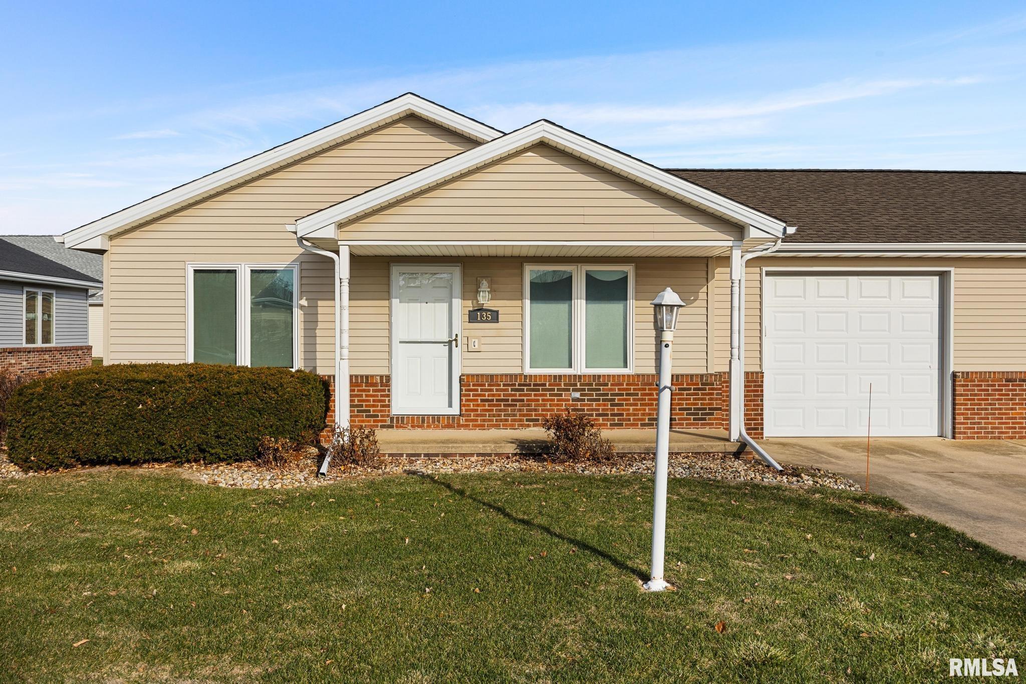 135 Comfort Way Washington, IL 61571 - Photo 2 of 26