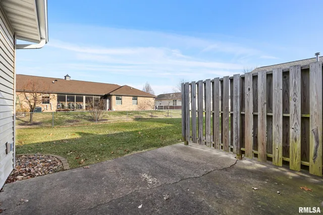 $179,900 | 135 Comfort Way, Washington, IL 61571