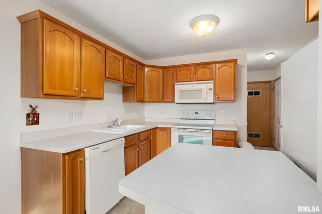 $179,900 | 135 Comfort Way, Washington, IL 61571