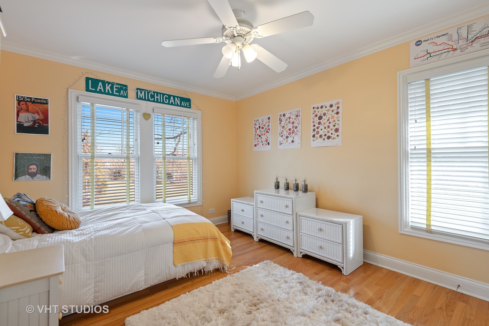 339 Maple Avenue Wilmette, IL 60091 - Photo 14 of 33 a spacious bedroom with a bed and a window