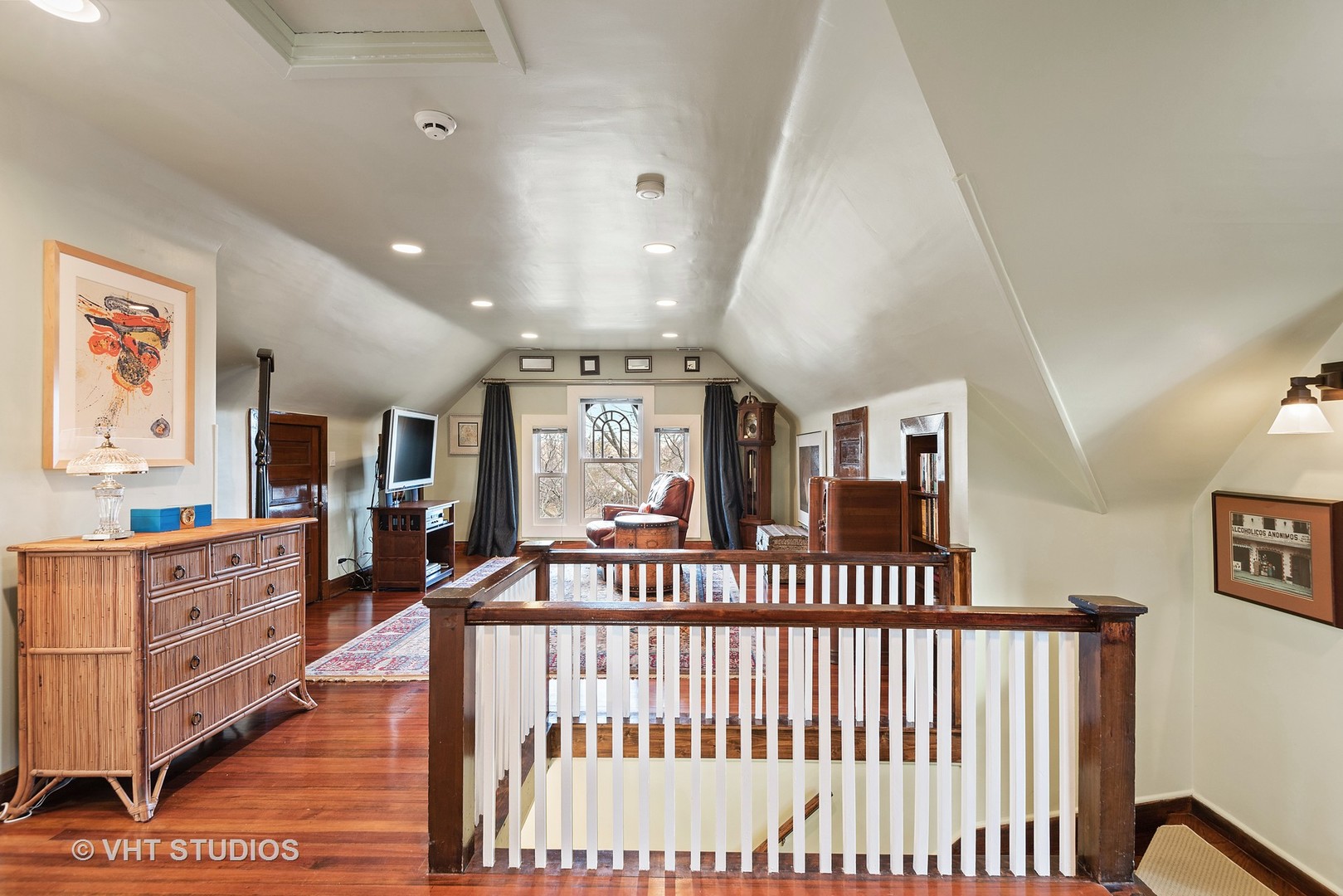 339 Maple Avenue Wilmette, IL 60091 - Photo 18 of 33 a bedroom with furniture and baby crib