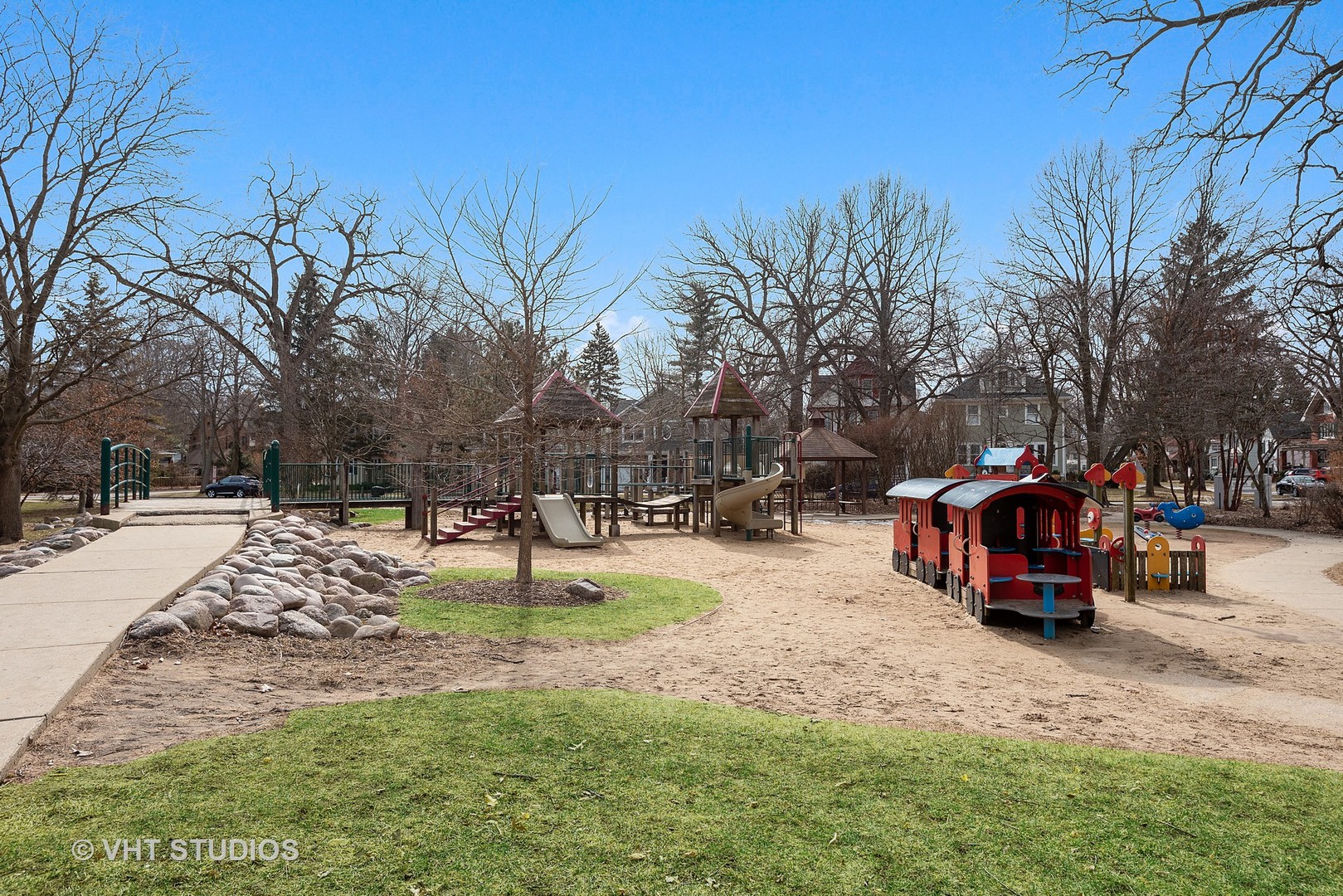 339 Maple Avenue Wilmette, IL 60091 - Photo 28 of 33 a view of park with large trees