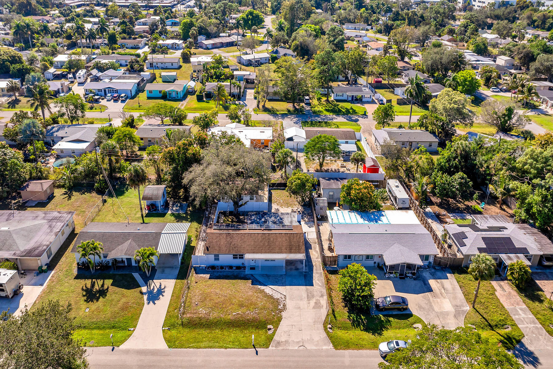 3954 Coconut Circle North Naples, FL 34104 - Photo 32 of 38 226004566p