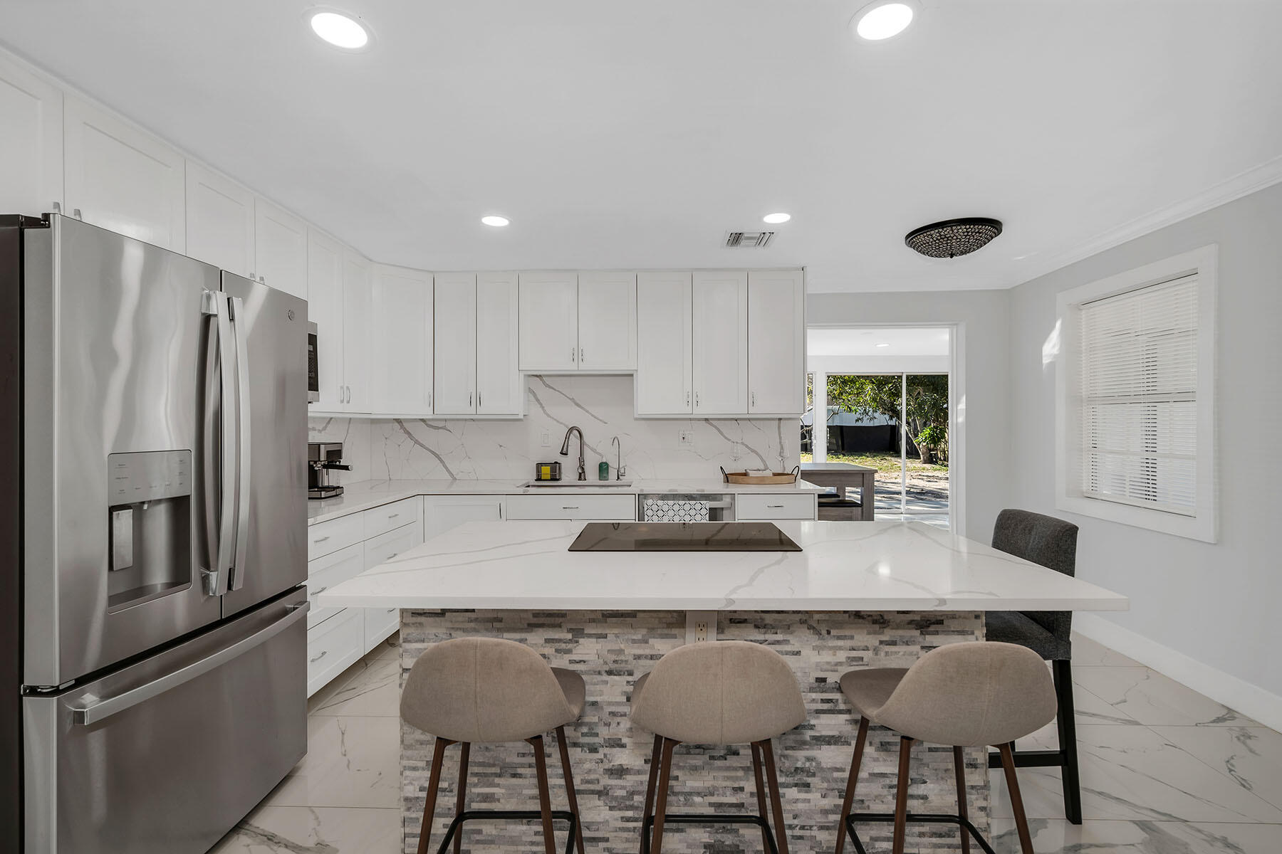 3954 Coconut Circle North Naples, FL 34104 - Photo 8 of 38 226004566d