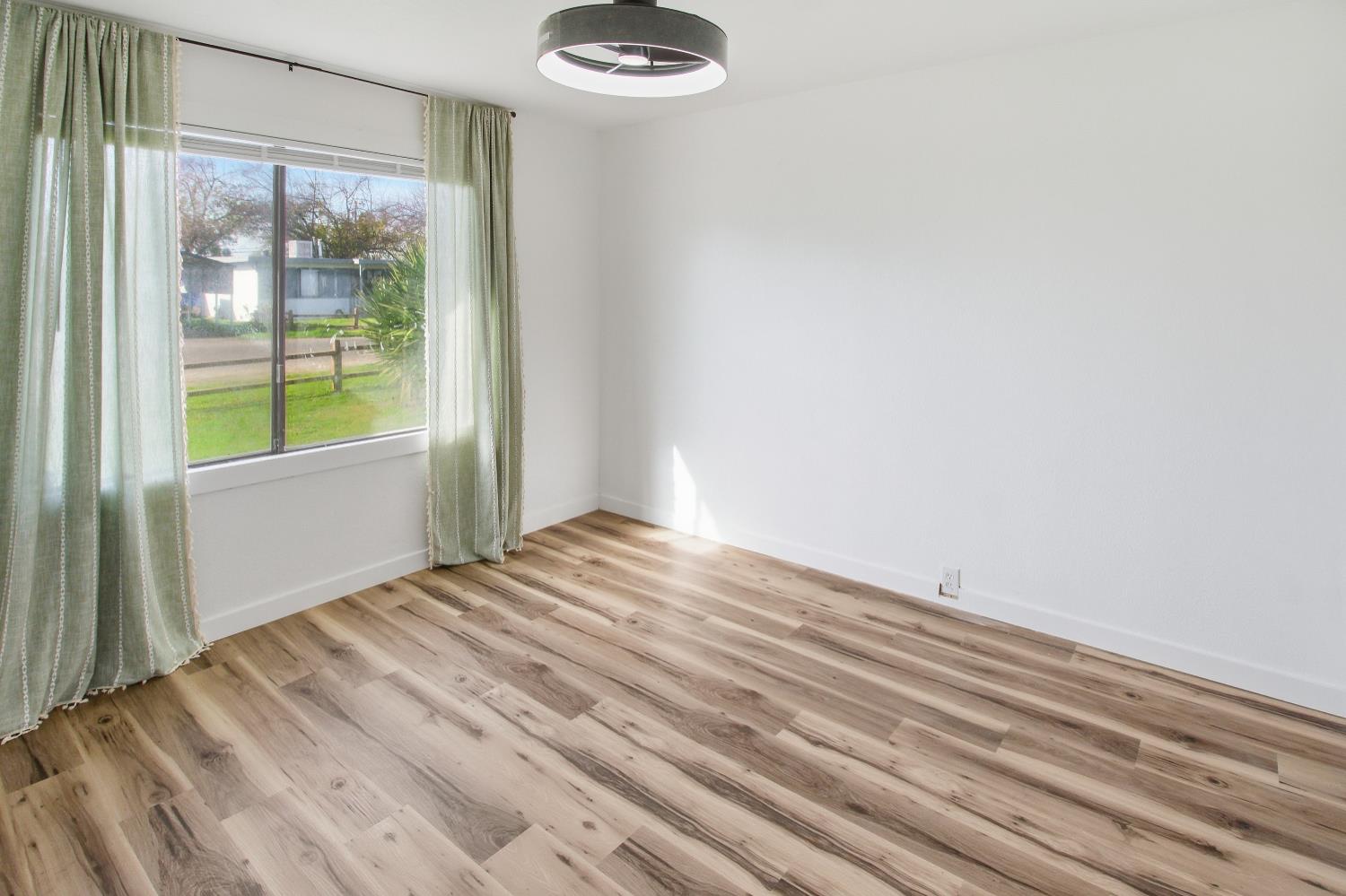 2194 Meadowbrook Avenue Merced, CA 95348 - Photo 11 of 29