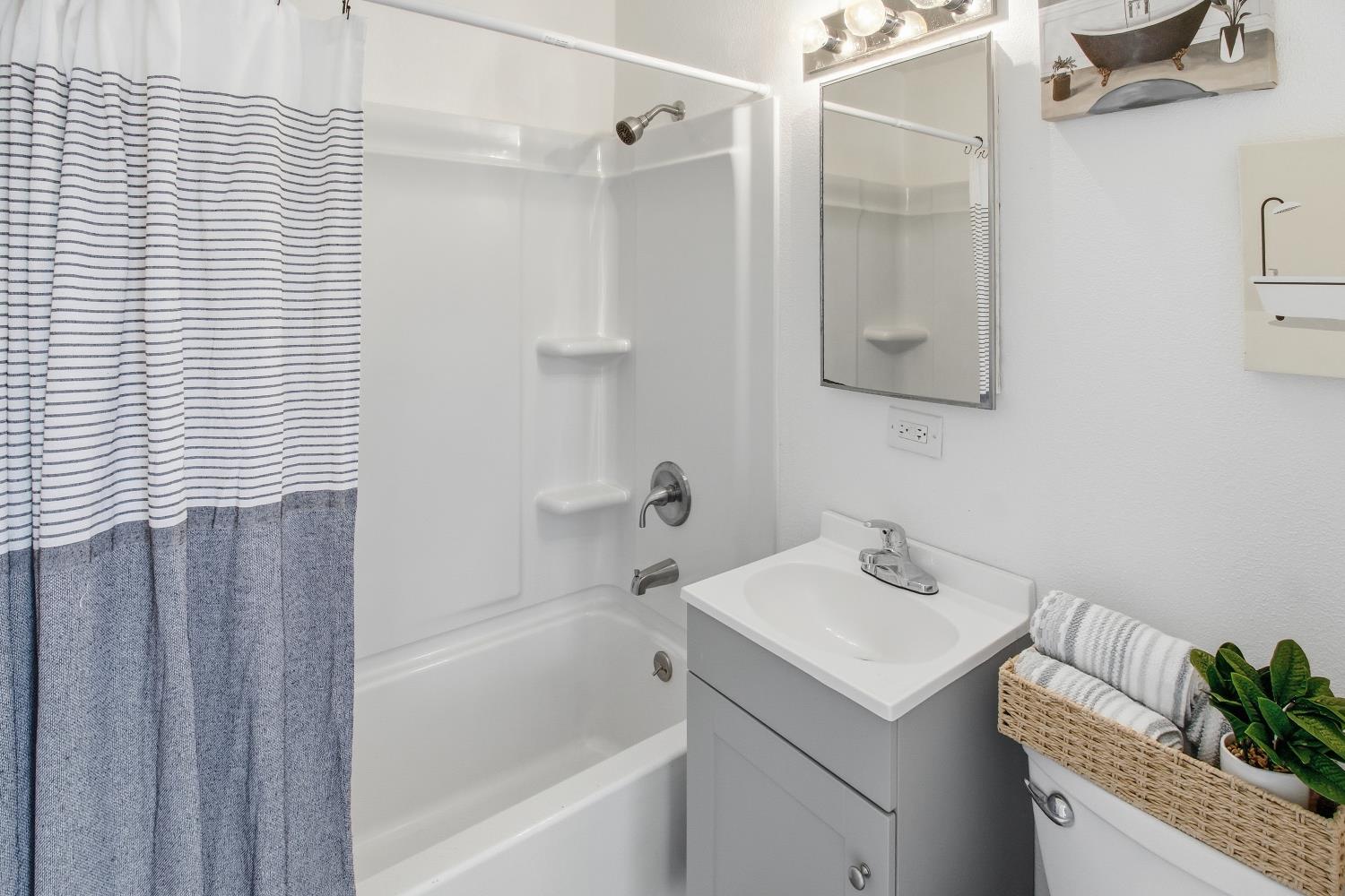 2194 Meadowbrook Avenue Merced, CA 95348 - Photo 15 of 29