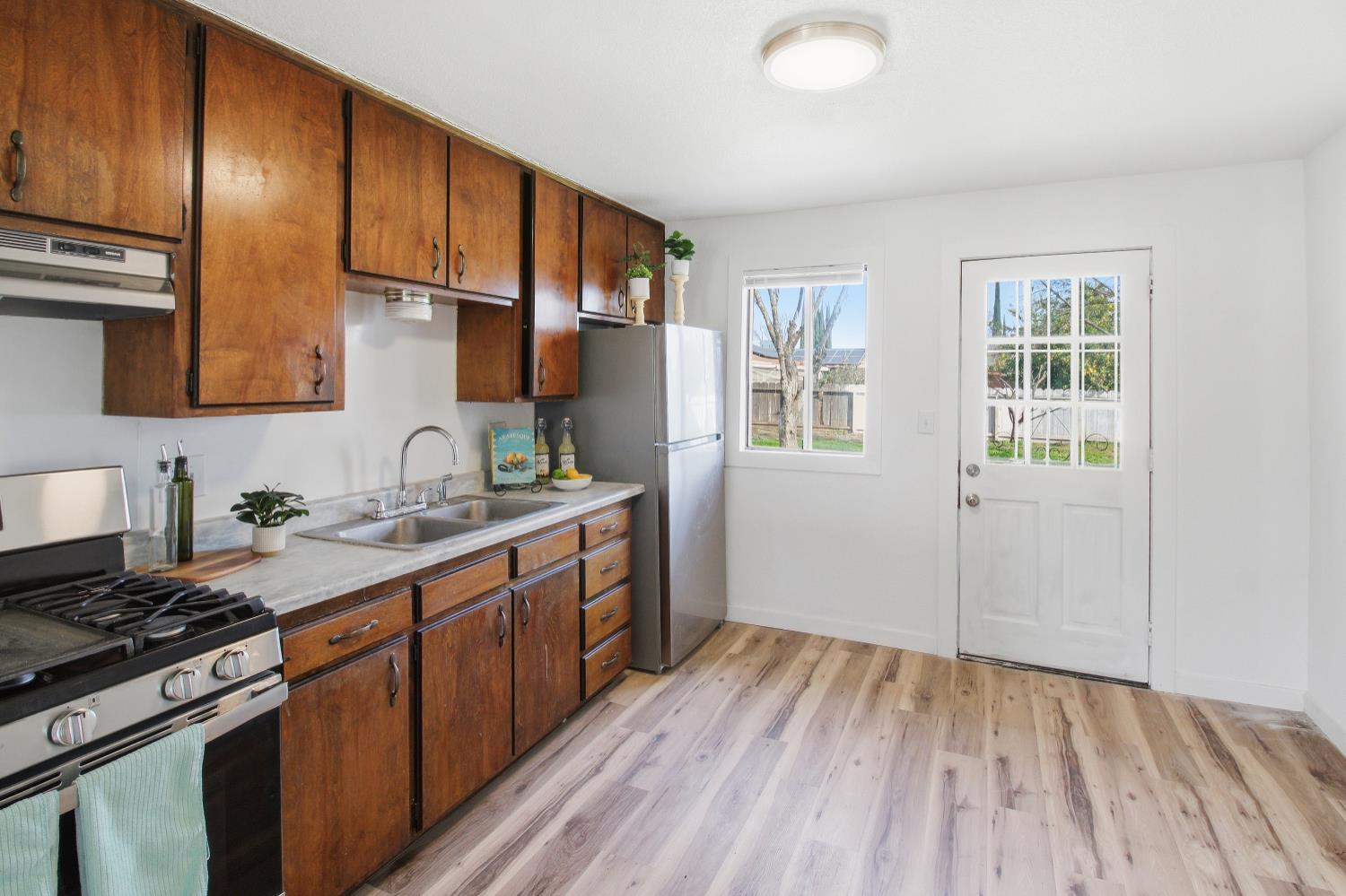 2194 Meadowbrook Avenue Merced, CA 95348 - Photo 8 of 29