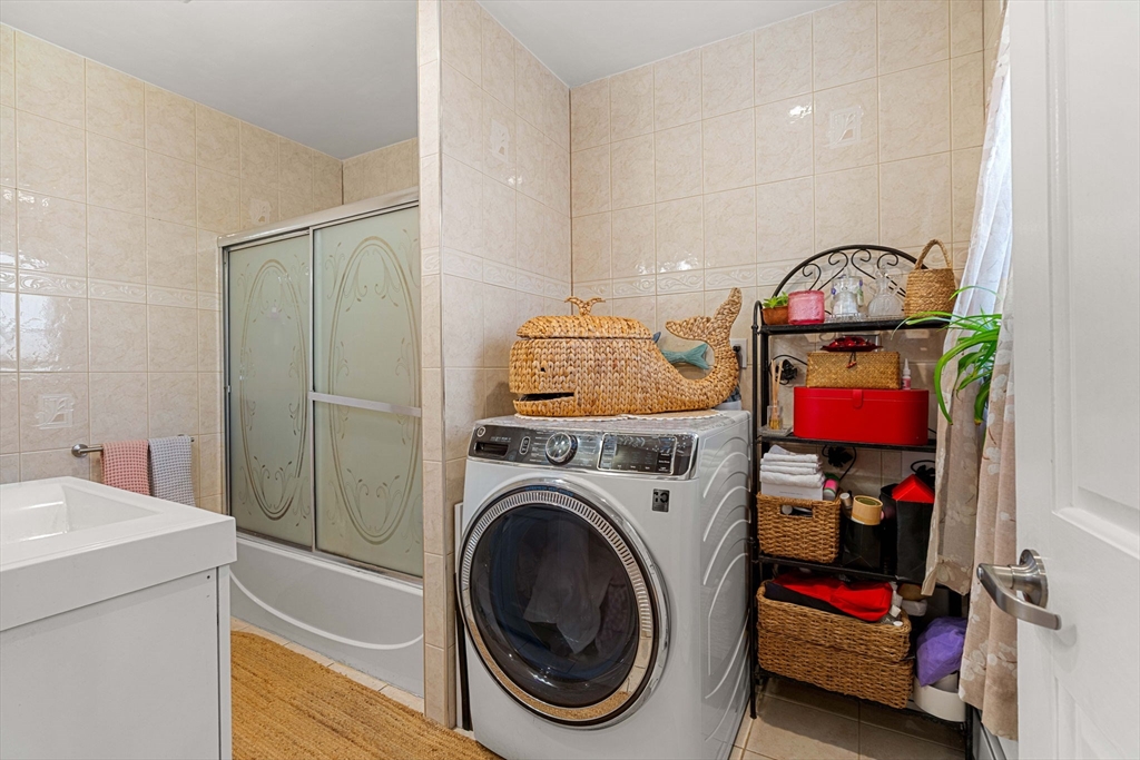 1000 Winthrop Avenue, Unit 2 Revere, MA 02151 - Photo 16 of 28