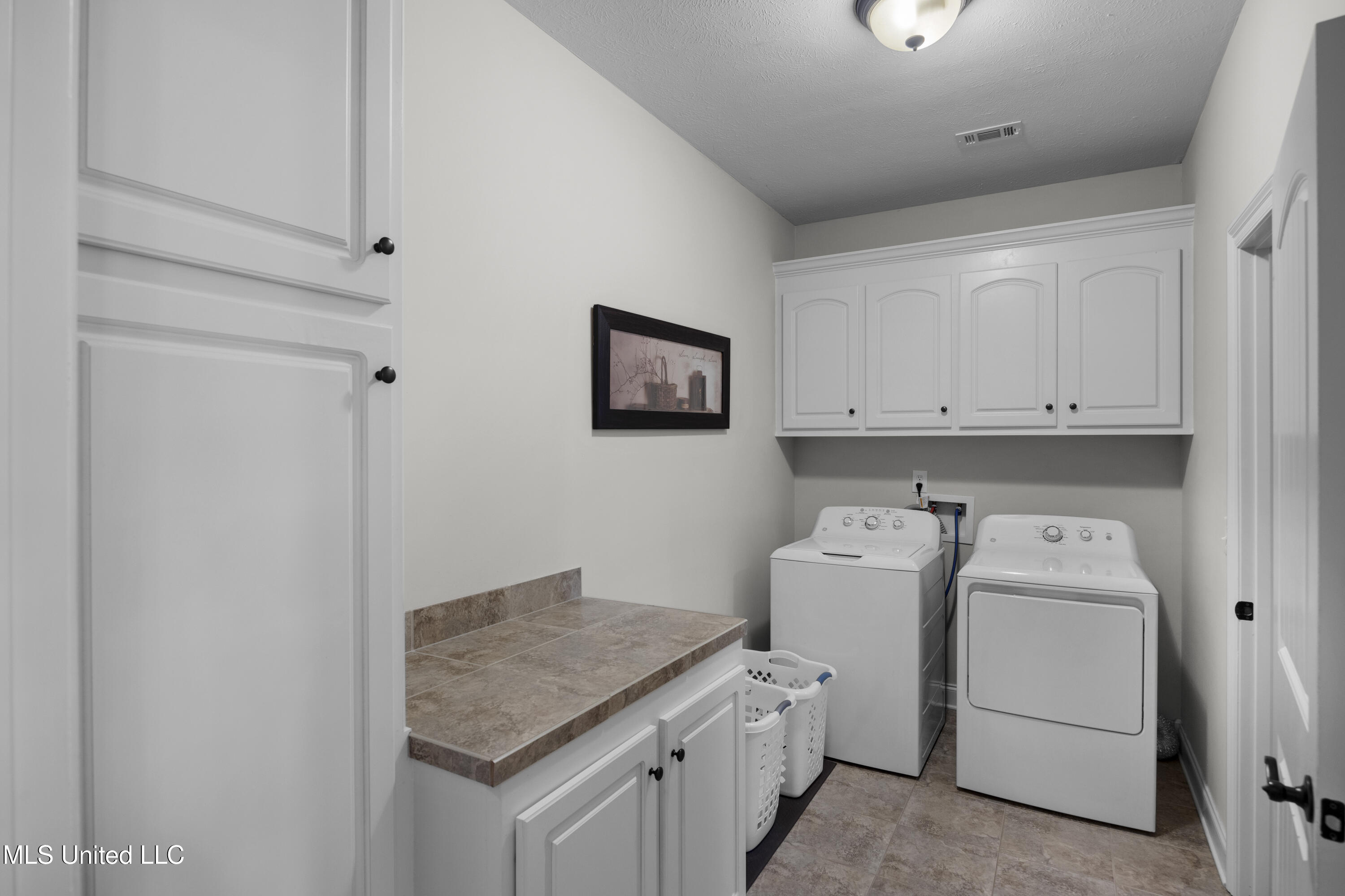 245 Cooper Lane Canton, MS 39046 - Photo 12 of 21 Laundry