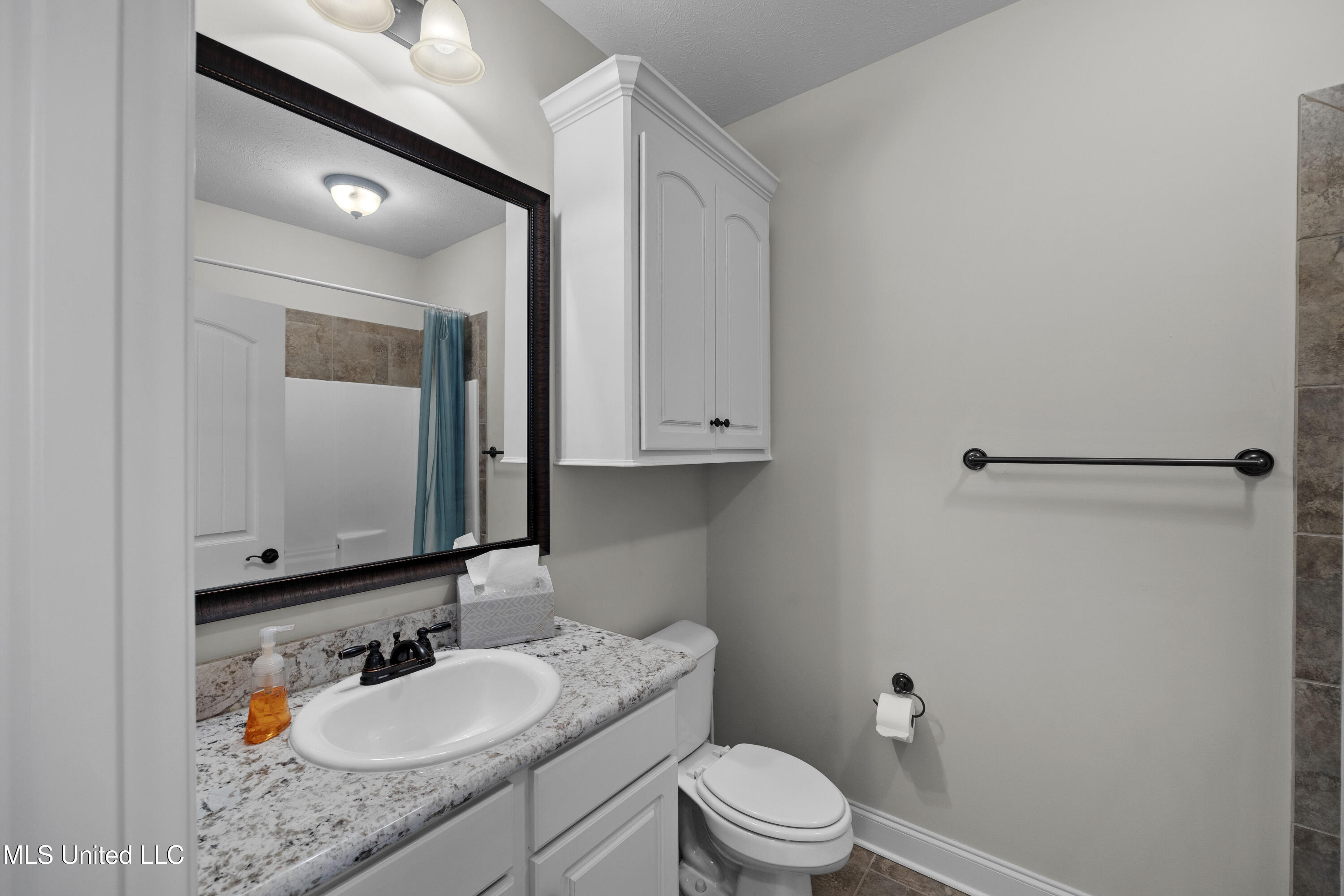 245 Cooper Lane Canton, MS 39046 - Photo 19 of 21 Second Bathroom