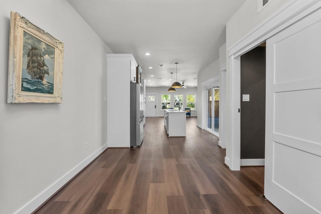 125 4th Street San Leon, TX 77539 - Photo 19 of 41