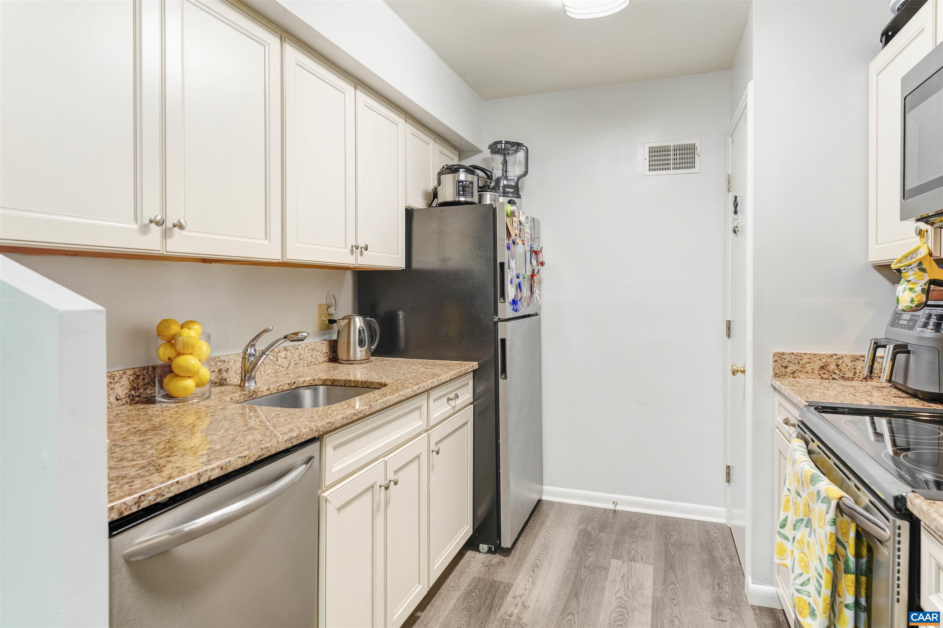 114 Turtle Creek Road, Unit 1 Charlottesville, VA 22901 - Photo 8 of 23