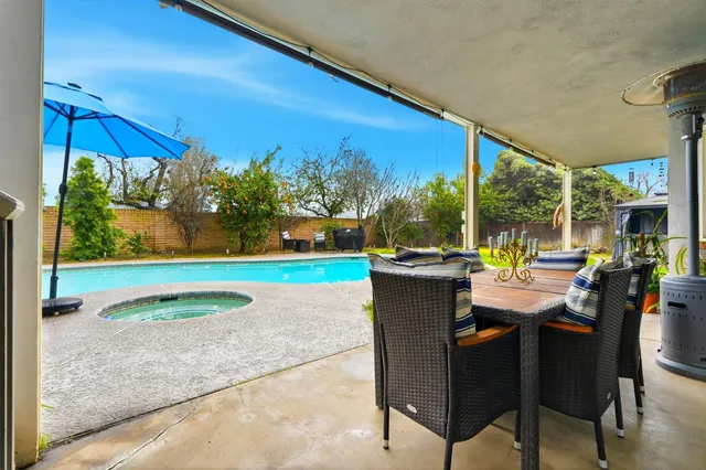 $575,000 | 414 North Fulgham Street, Visalia, CA 93291