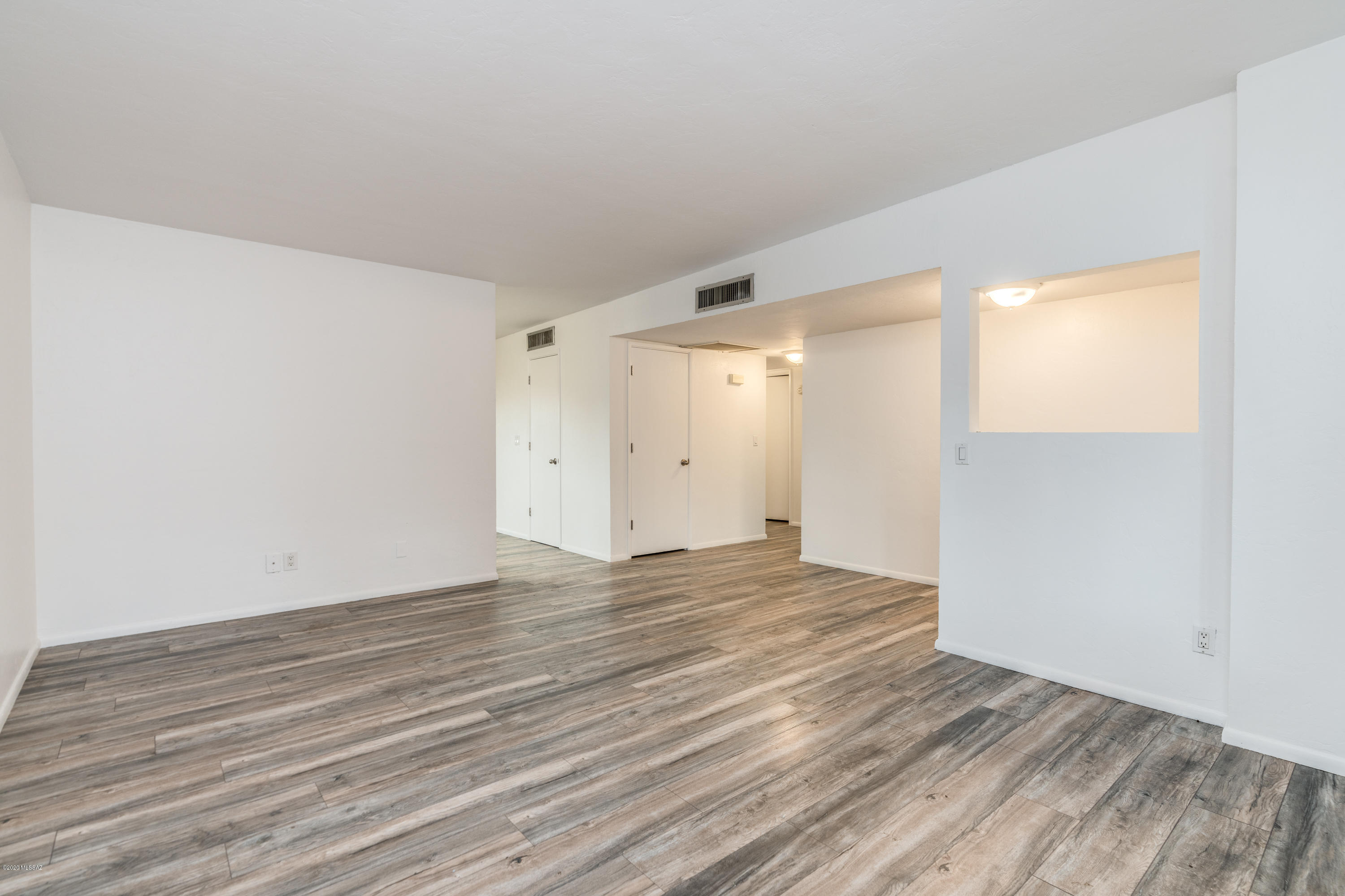 1327 South Wright Road Tucson, AZ 85713 - Photo 8 of 42