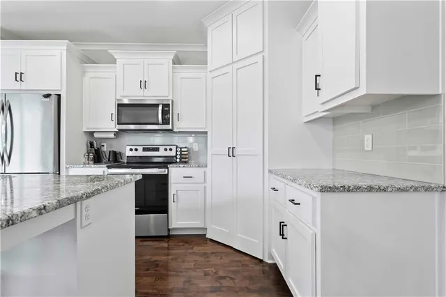 $499,000 | 2613 Southwest River Trail Road, Lee's Summit, MO 64082