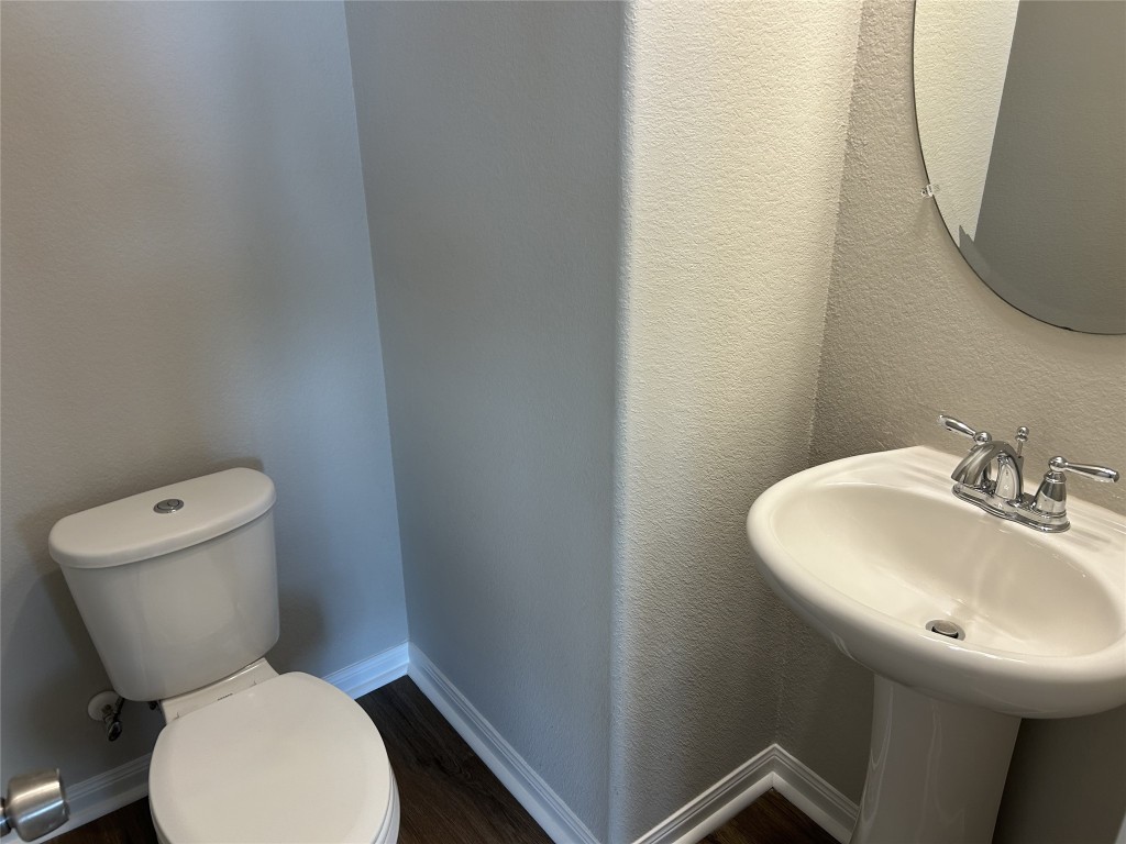 1314 Eagle Pass Drive Rosharon, TX 77583 - Photo 13 of 25 Convenient half bath