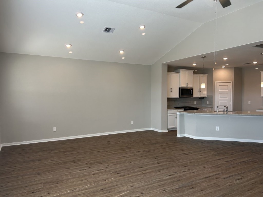 1314 Eagle Pass Drive Rosharon, TX 77583 - Photo 8 of 25 View of the breakfast area