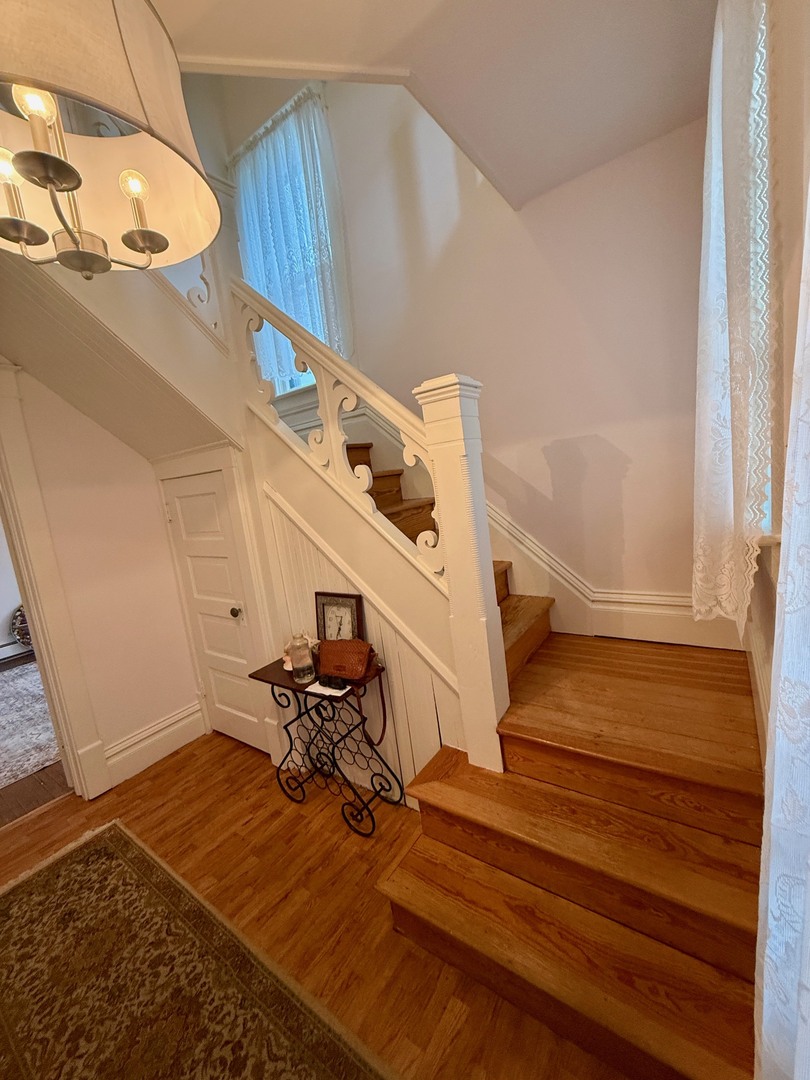742 South 4th Street DeKalb, IL 60115 - Photo 7 of 46 a view of entryway