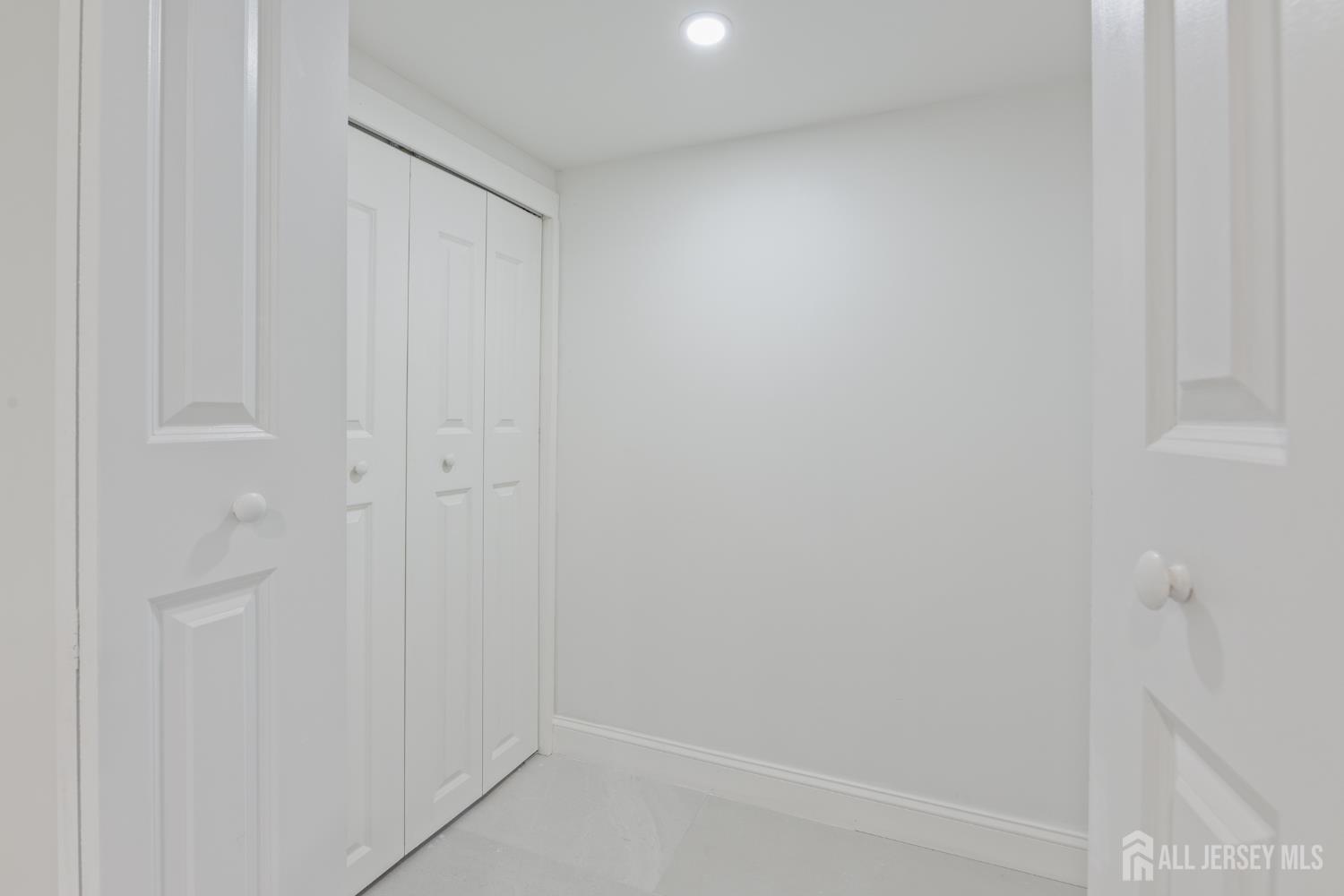 537 Ford Avenue Fords, NJ 08863 - Photo 16 of 35