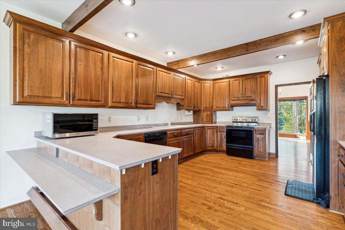 7130 Ira Sears Road Adamstown, MD 21710 - Photo 15 of 70 Large country kitchen for entertaining guests.
