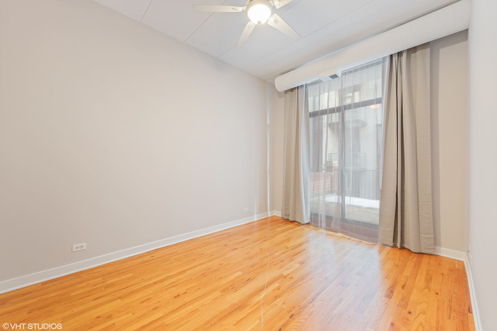 847 West Monroe Street, Unit 3A Chicago, IL 60607 - Photo 13 of 19 a view of empty room with wooden floor