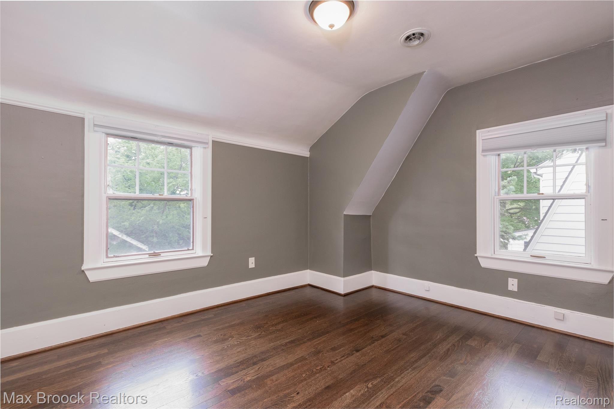 2280 Yorkshire Road Birmingham, MI 48009 - Photo 11 of 18 Bedroom #2.jpg