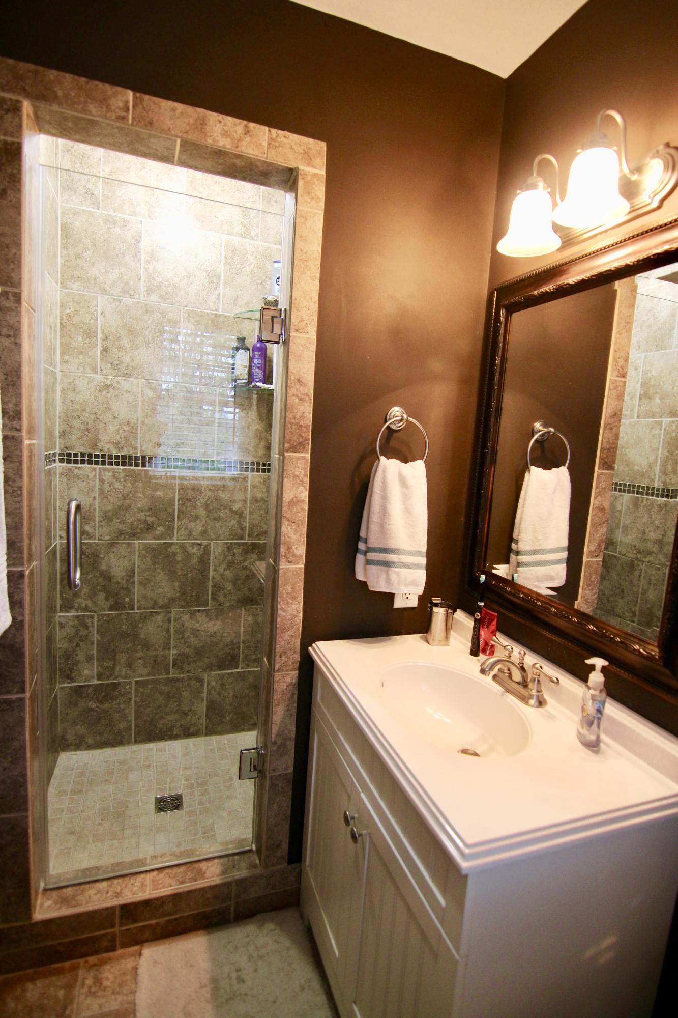 500 Diamond Road Salem, VA 24153 - Photo 15 of 22 Master Bath