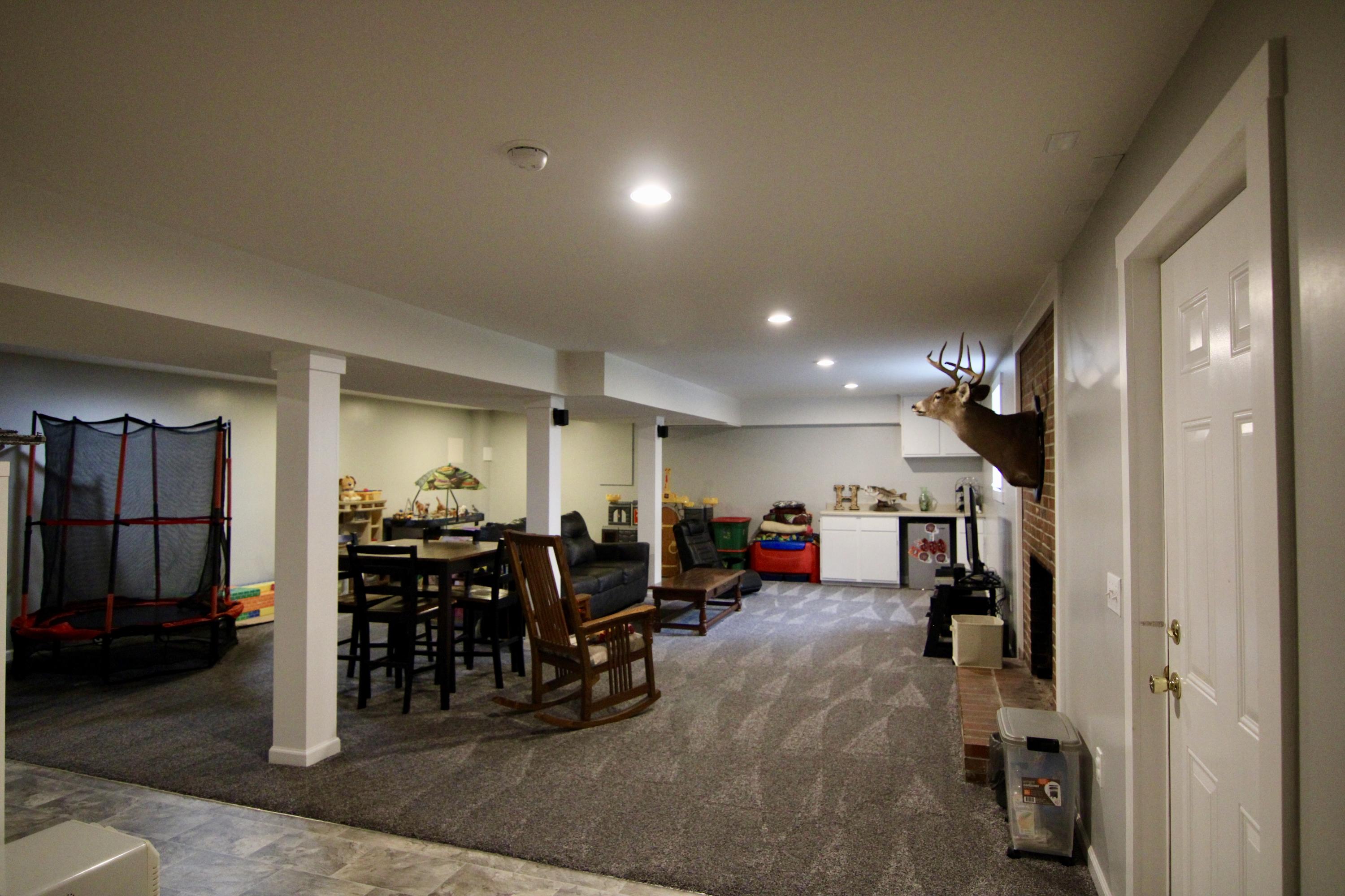 500 Diamond Road Salem, VA 24153 - Photo 19 of 22 Family Room