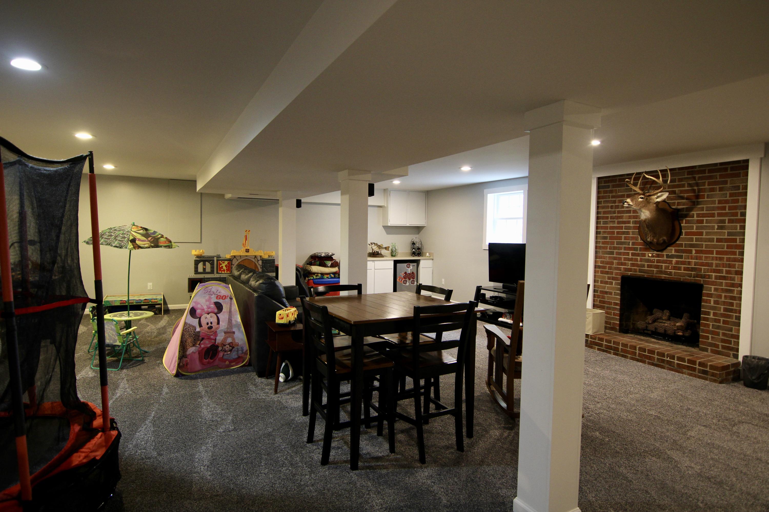 500 Diamond Road Salem, VA 24153 - Photo 22 of 22 Family Room