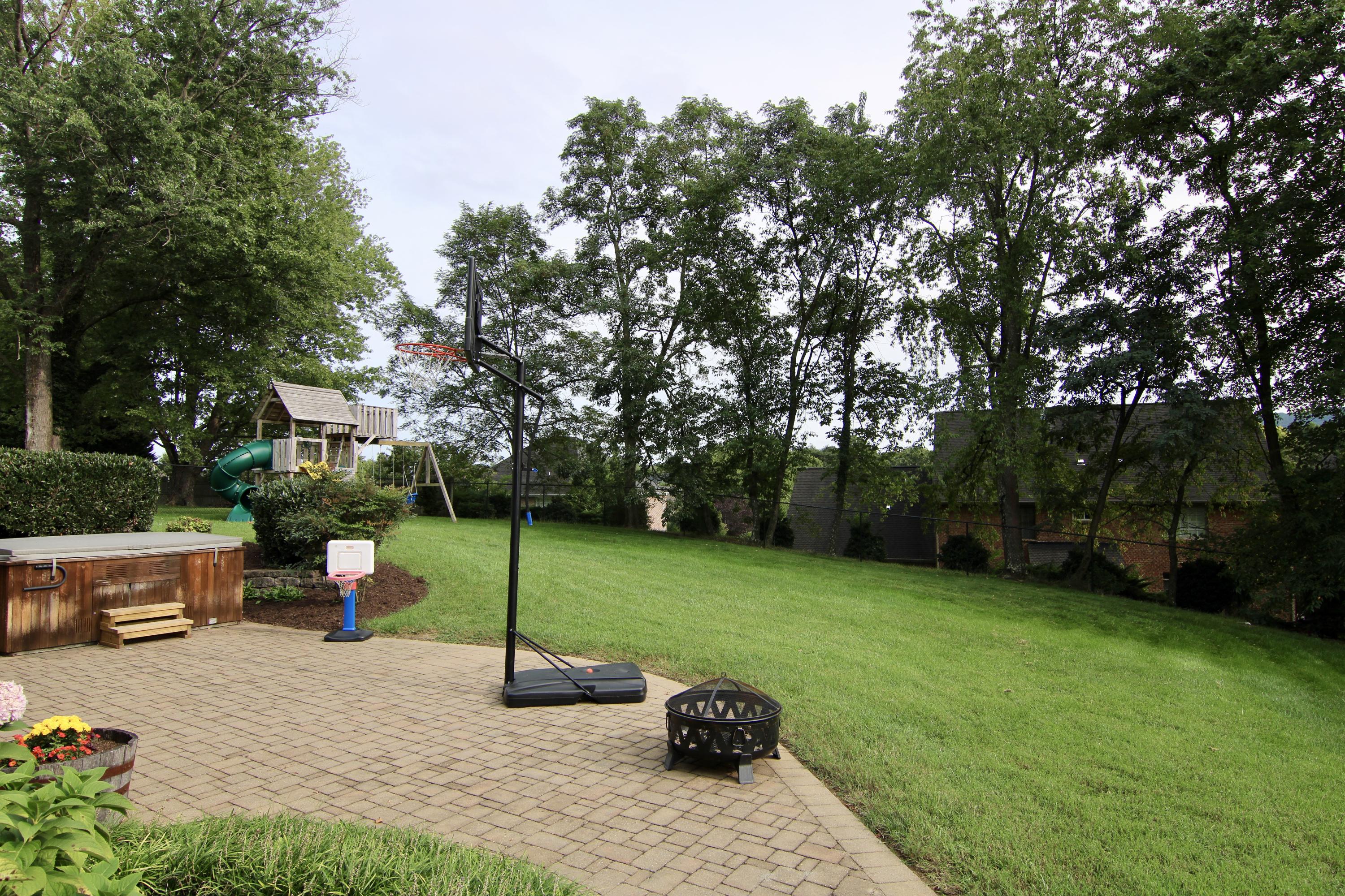 500 Diamond Road Salem, VA 24153 - Photo 6 of 22 Rear Patio