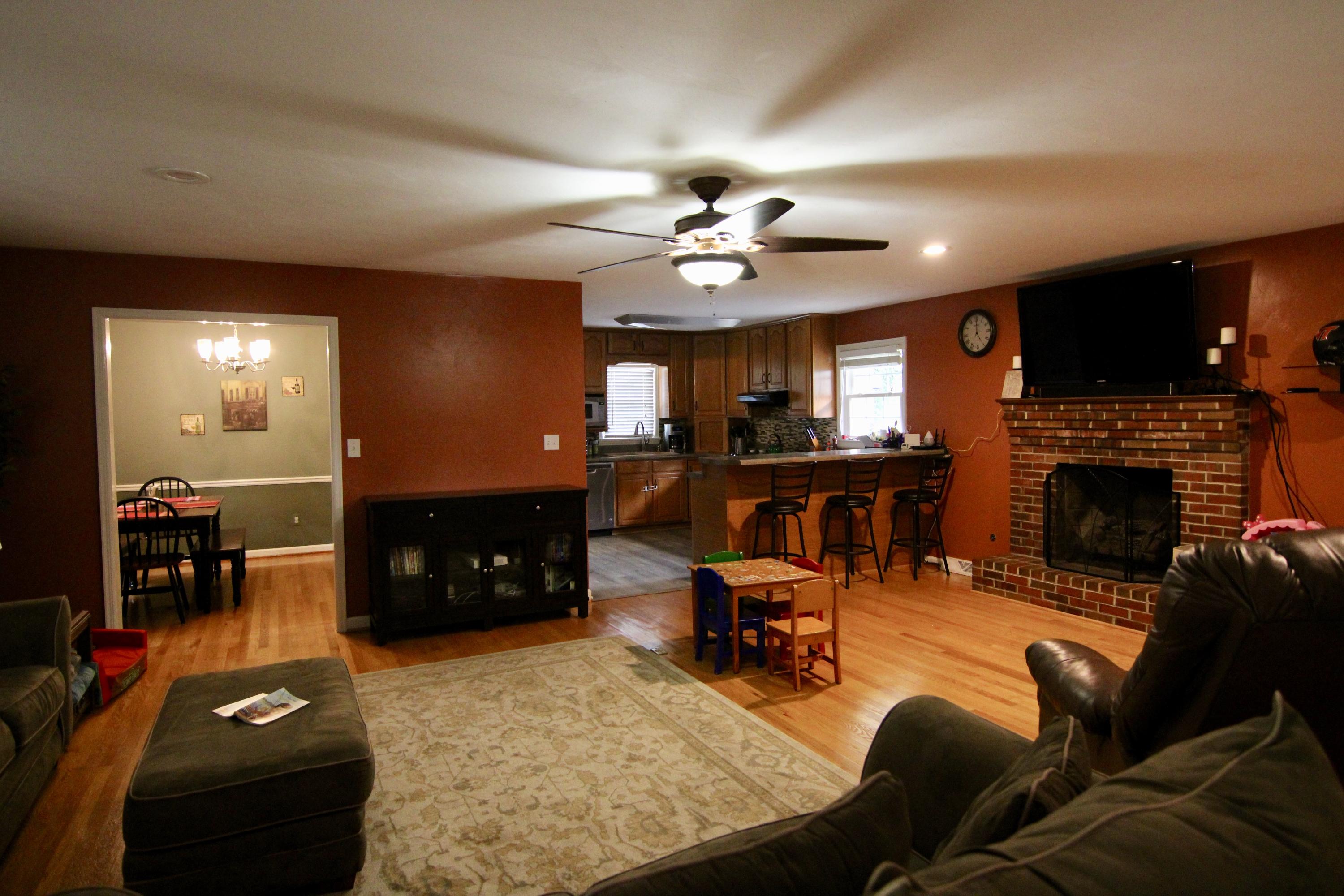 500 Diamond Road Salem, VA 24153 - Photo 8 of 22 Great Room