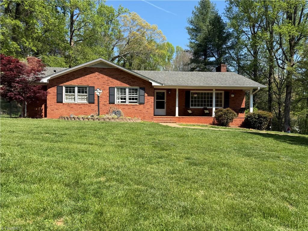 125 James Street Elkin, NC 28621 - Photo 1 of 21 Front