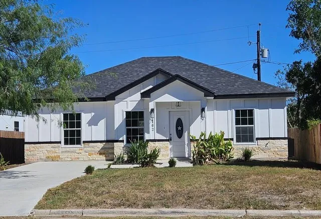 $190,000 | 162 Valle Vista Drive, Edcouch, TX 78538