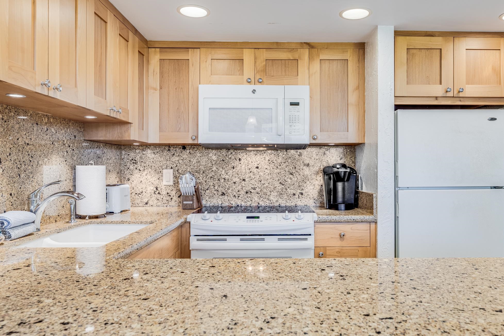 3543 Lower Honoapiilani Road, Unit D309 Lahaina, HI 96761 - Photo 8 of 34 Gallery Image 8