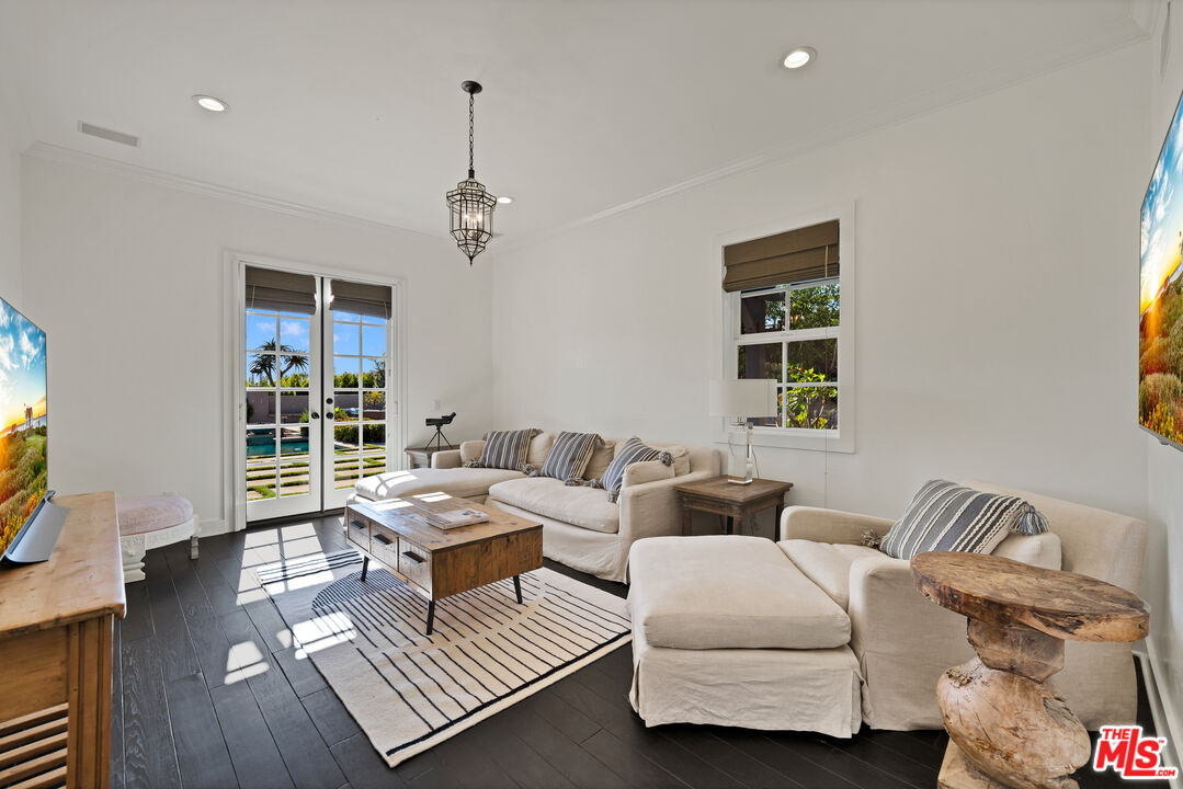 28850 Hampton Place Malibu, CA 90265 - Photo 14 of 58 a living room with furniture and a window