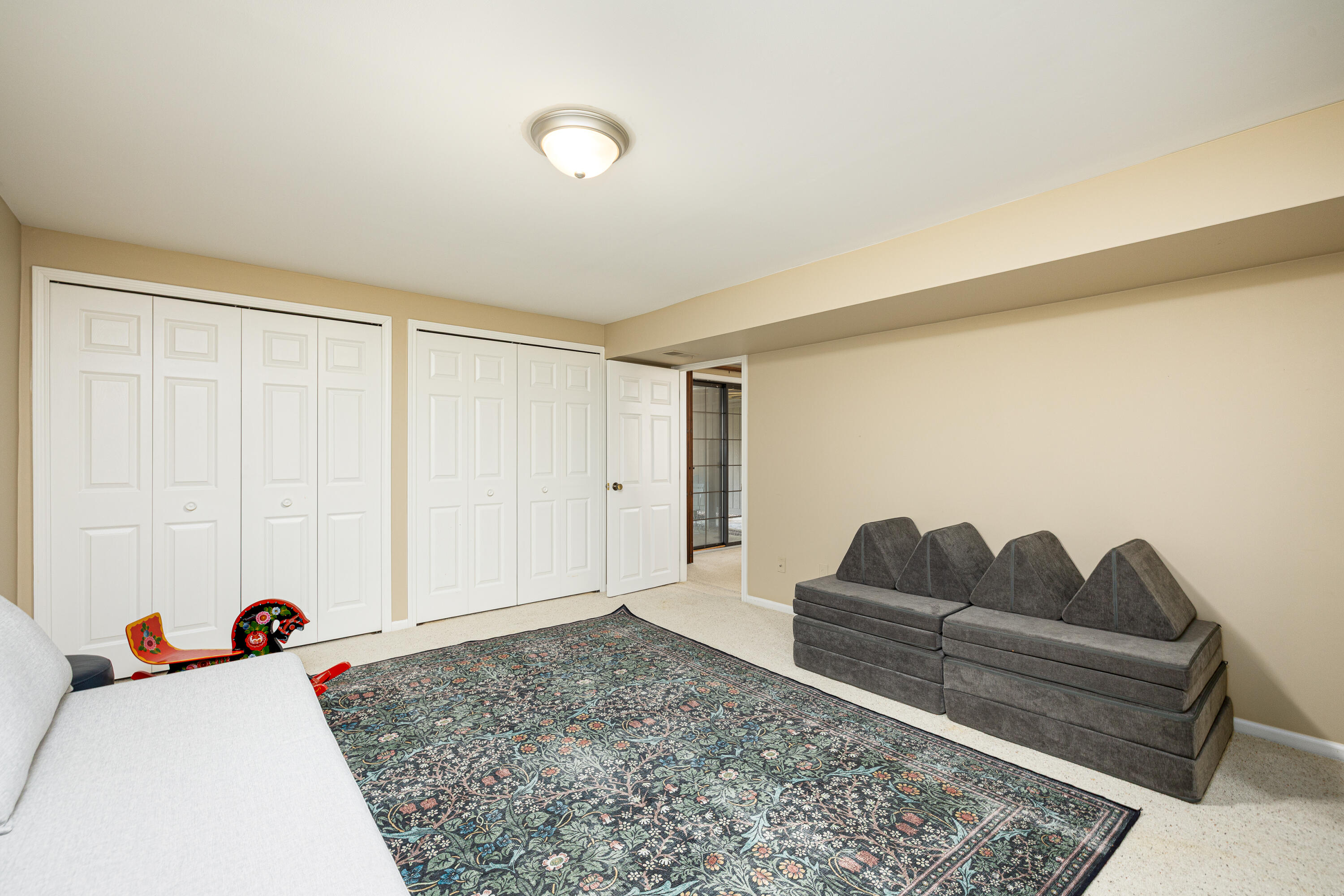 2254 Rivenoak Court, Unit 61 Ann Arbor, MI 48103 - Photo 40 of 62 2254 Rivenoak Ct (33 of 55)