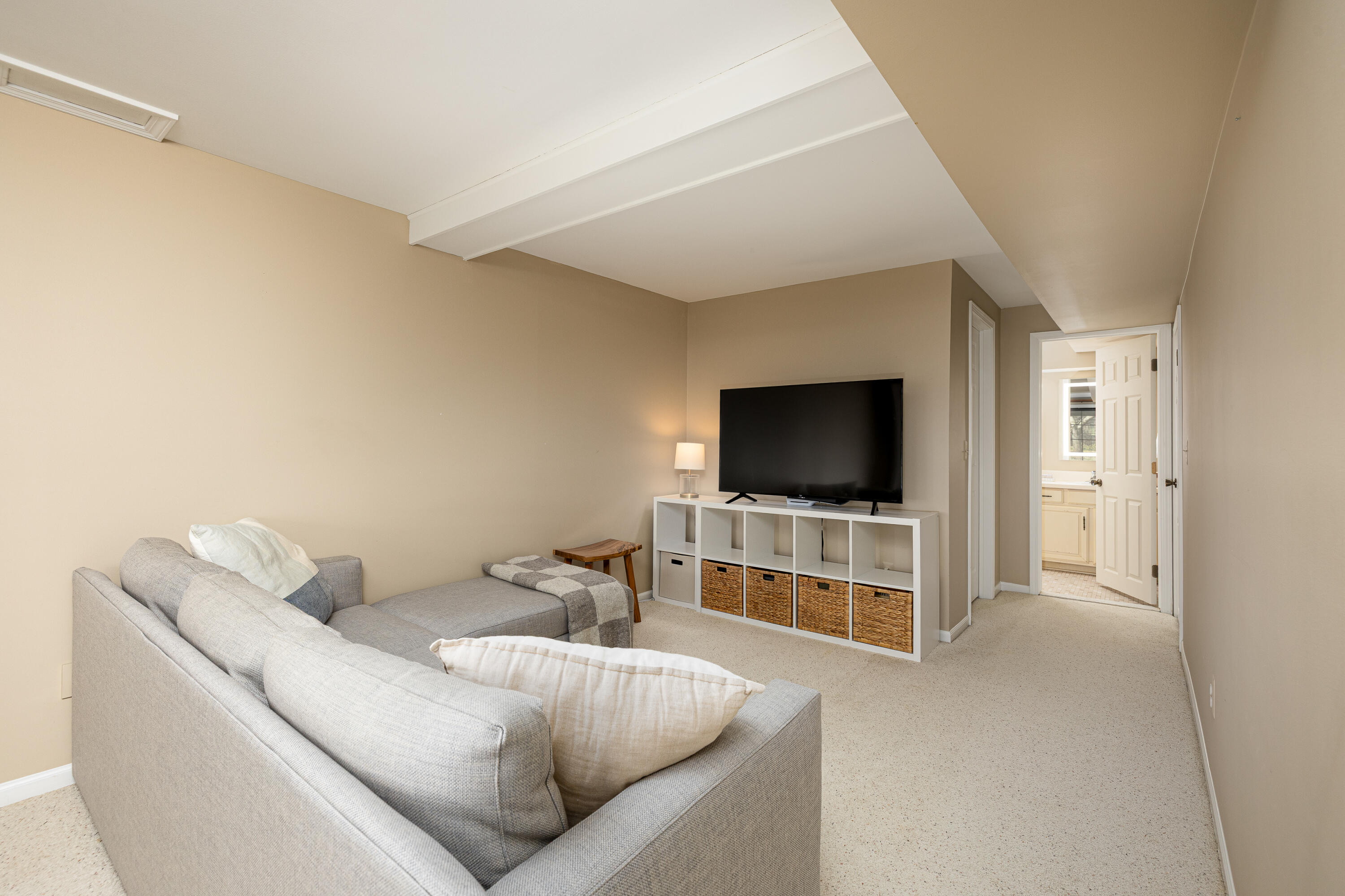 2254 Rivenoak Court, Unit 61 Ann Arbor, MI 48103 - Photo 42 of 62 2254 Rivenoak Ct (35 of 55)