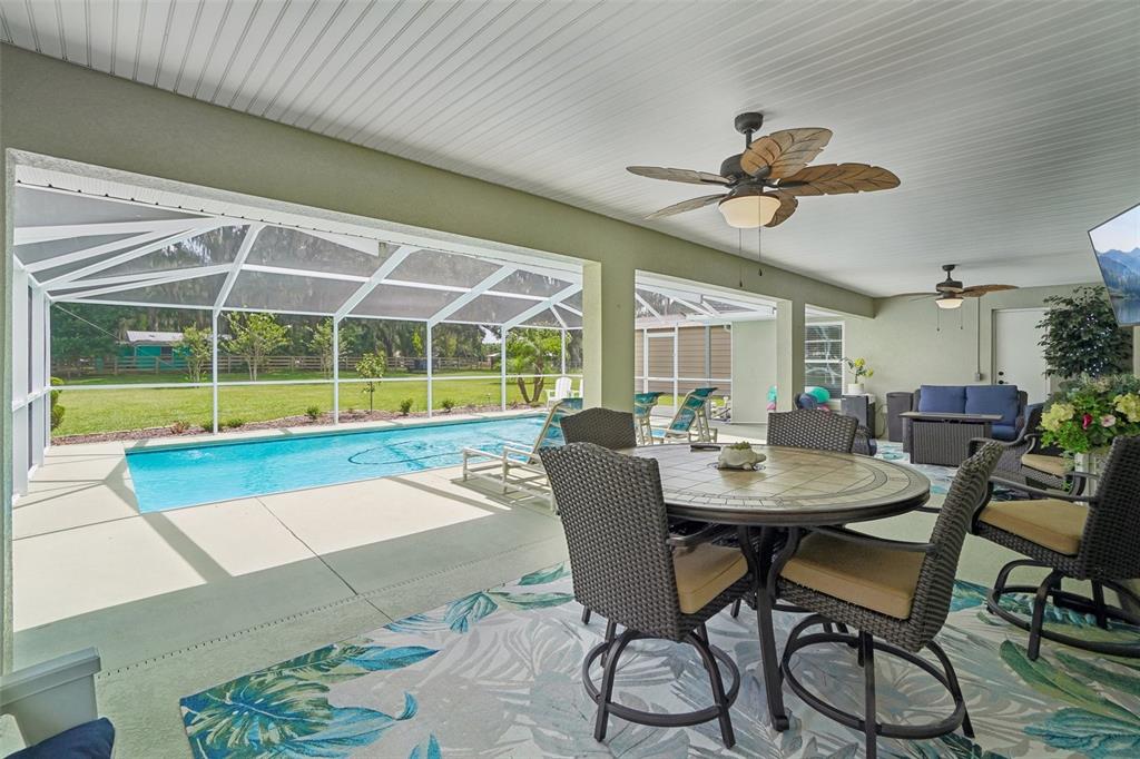 3934 Connersville Road Bartow, FL 33830 - Photo 32 of 81 a view of a dining room with furniture window and outside view