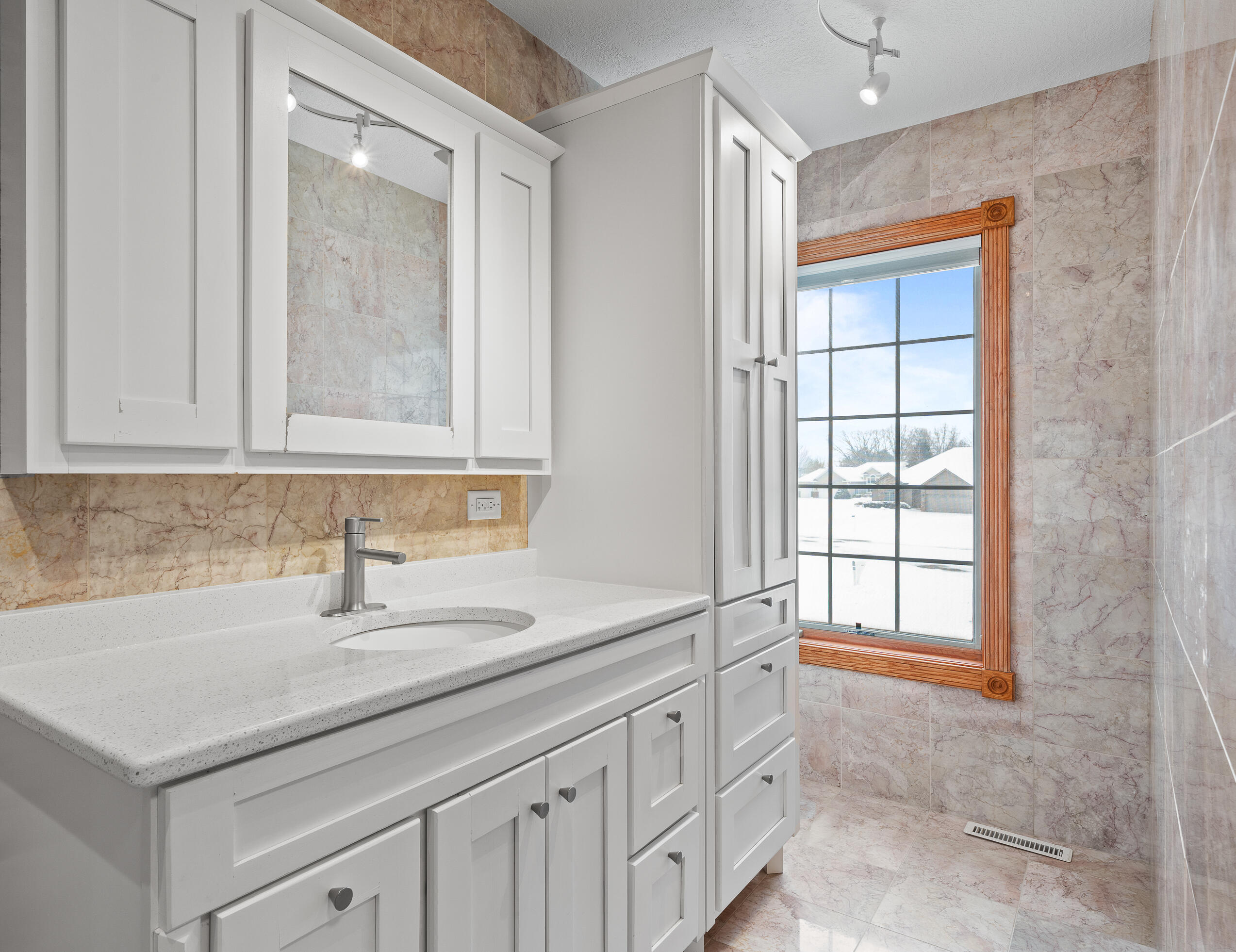 W4744 Briar Drive, Unit 41 Lafayette, WI 53121 - Photo 64 of 107 Primary Bath