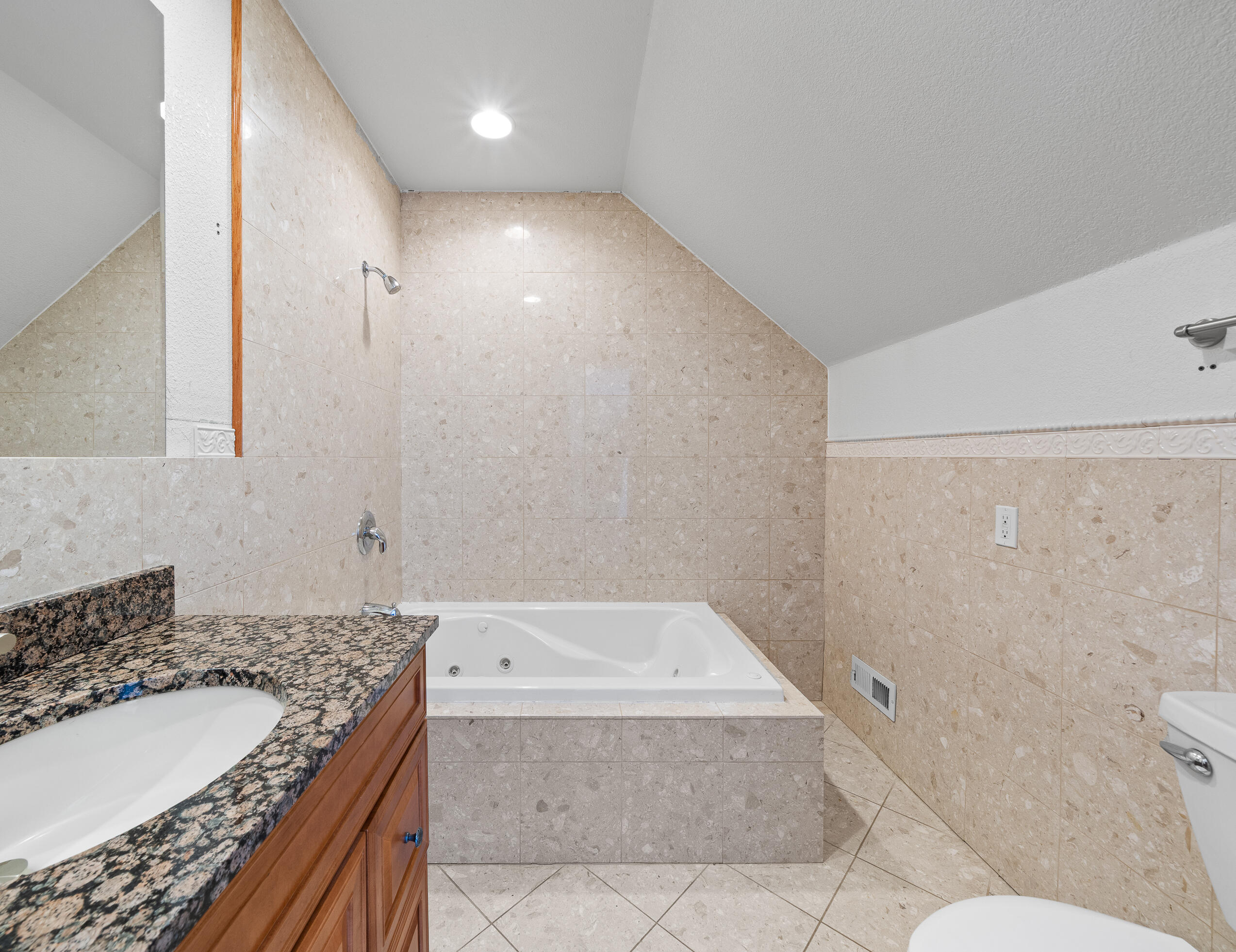 W4744 Briar Drive, Unit 41 Lafayette, WI 53121 - Photo 75 of 113 Bath 2