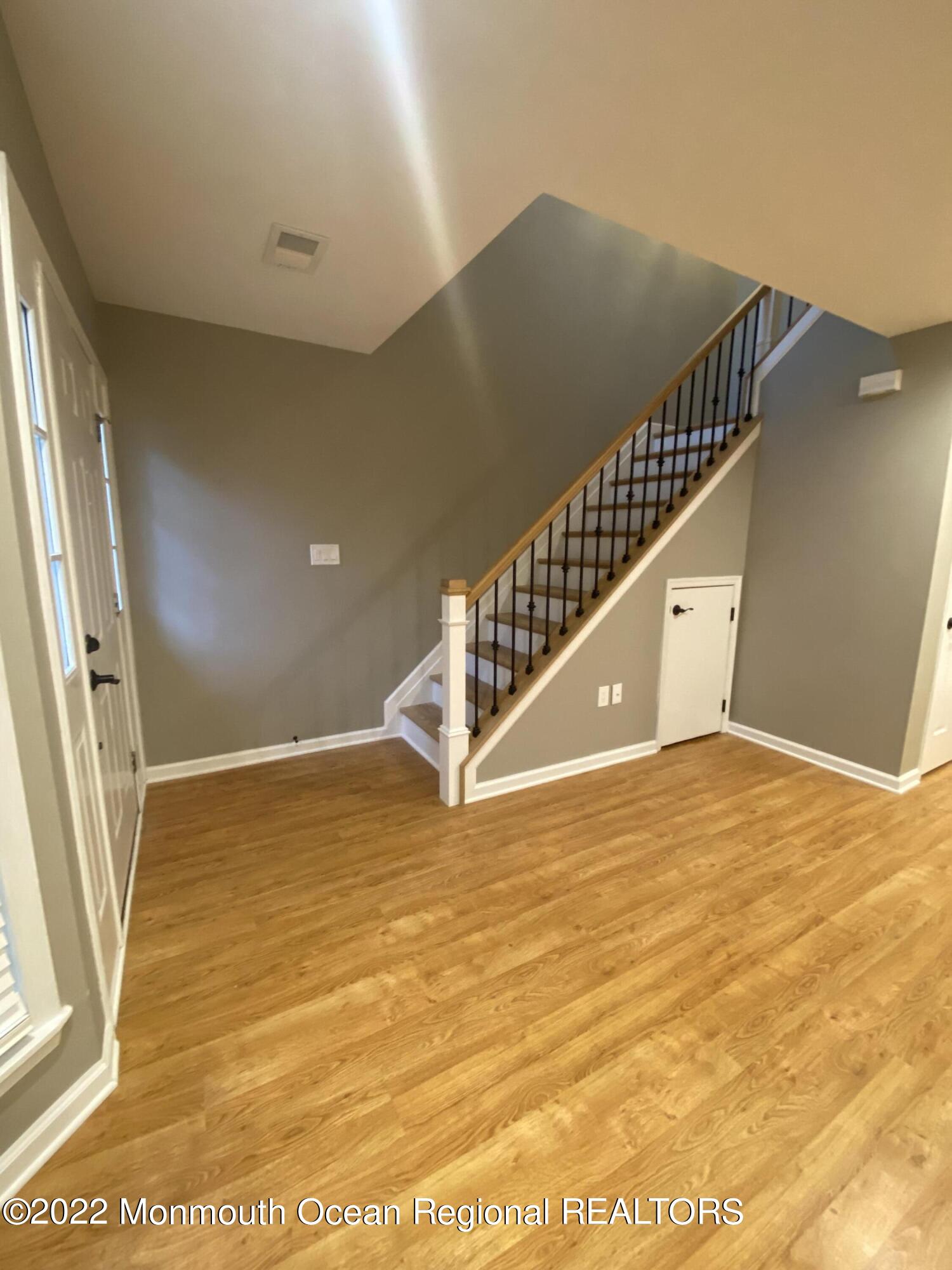 11 Duncan Way Freehold, NJ 07728 - Photo 4 of 16 Entryway