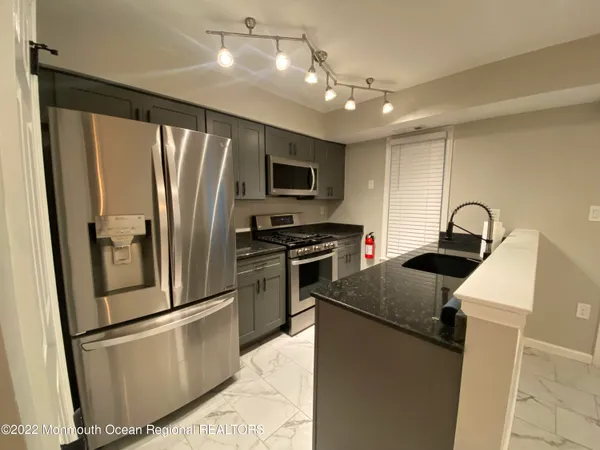 $3,000 | 11 Duncan Way, Freehold, NJ 07728