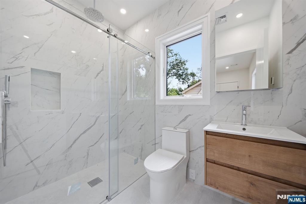224 Riveredge Road Tenafly, NJ 07670 - Photo 24 of 39 Gallery Image 24