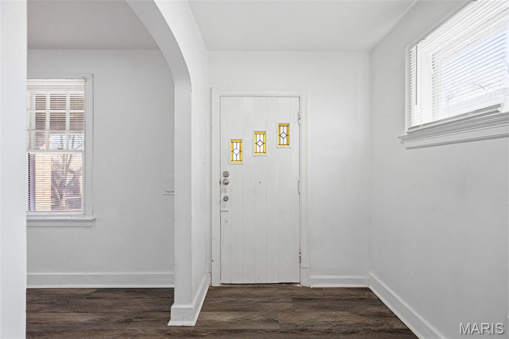 8937 Edna Street St. Louis, MO 63147 - Photo 3 of 19