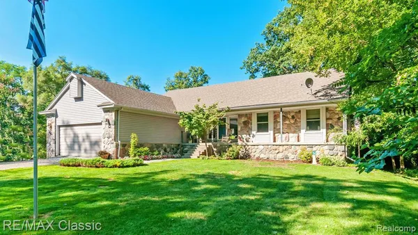 $5,000 | 3355 Boyer, Walled Lake, MI 48390