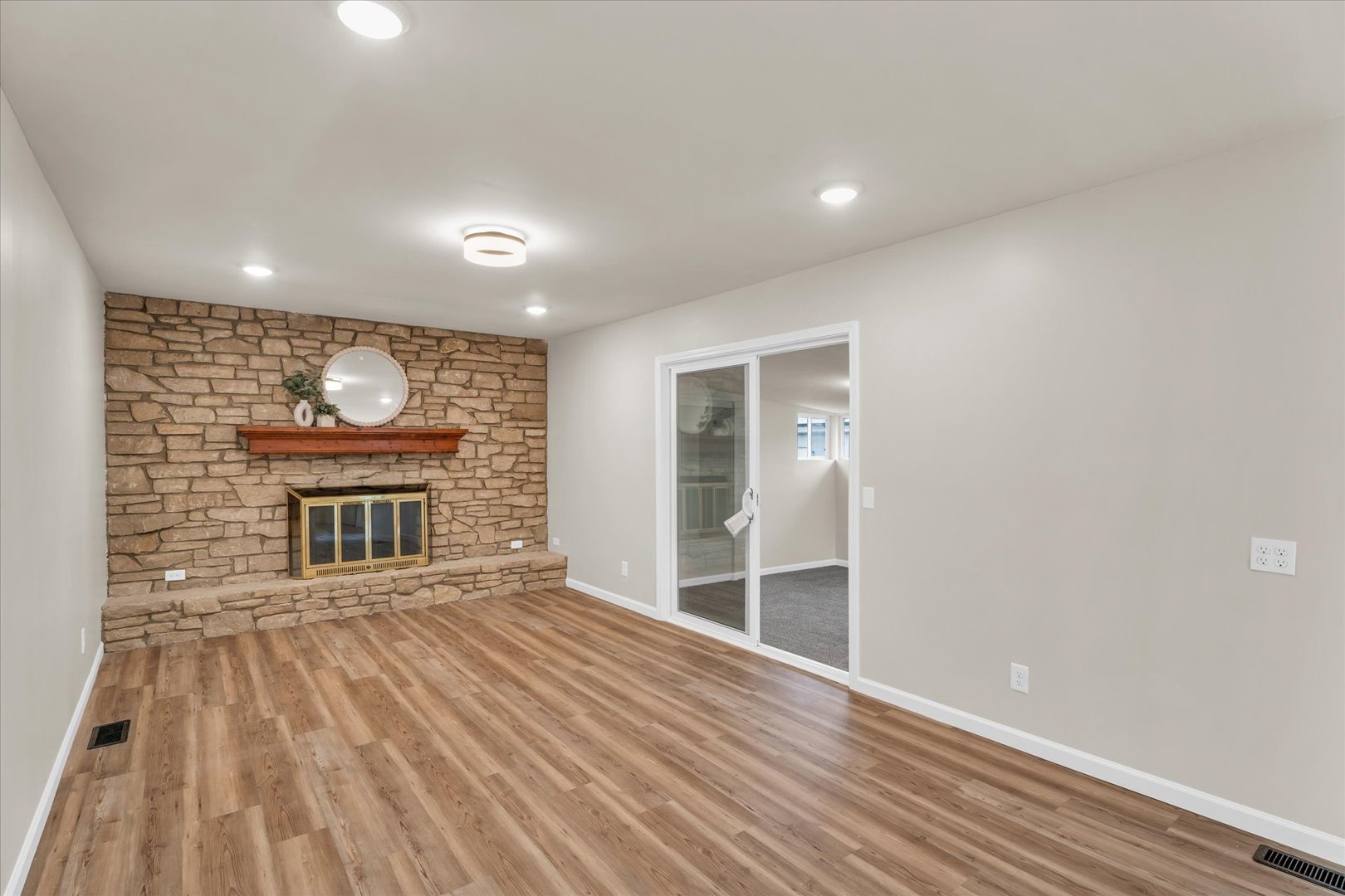 1910 Rugby Road Champaign, IL 61821 - Photo 17 of 37 Gallery Image 17